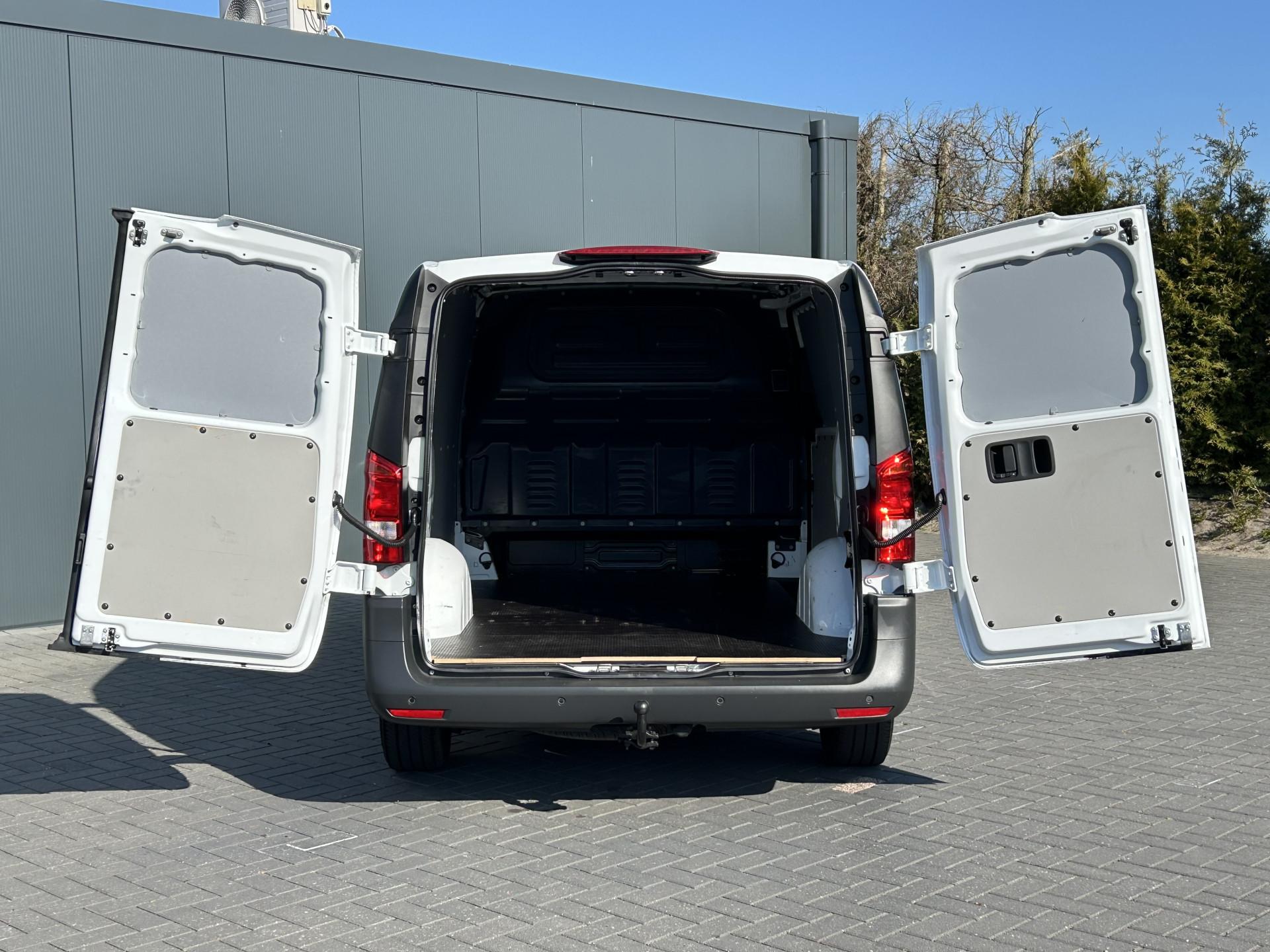 Foto 14 van Mercedes-Benz 116 CDI 164 PK / L2H1 / 1e EIG. / TREKHAAK / AIRCO / CRUISE / NAVI / CAMERA
