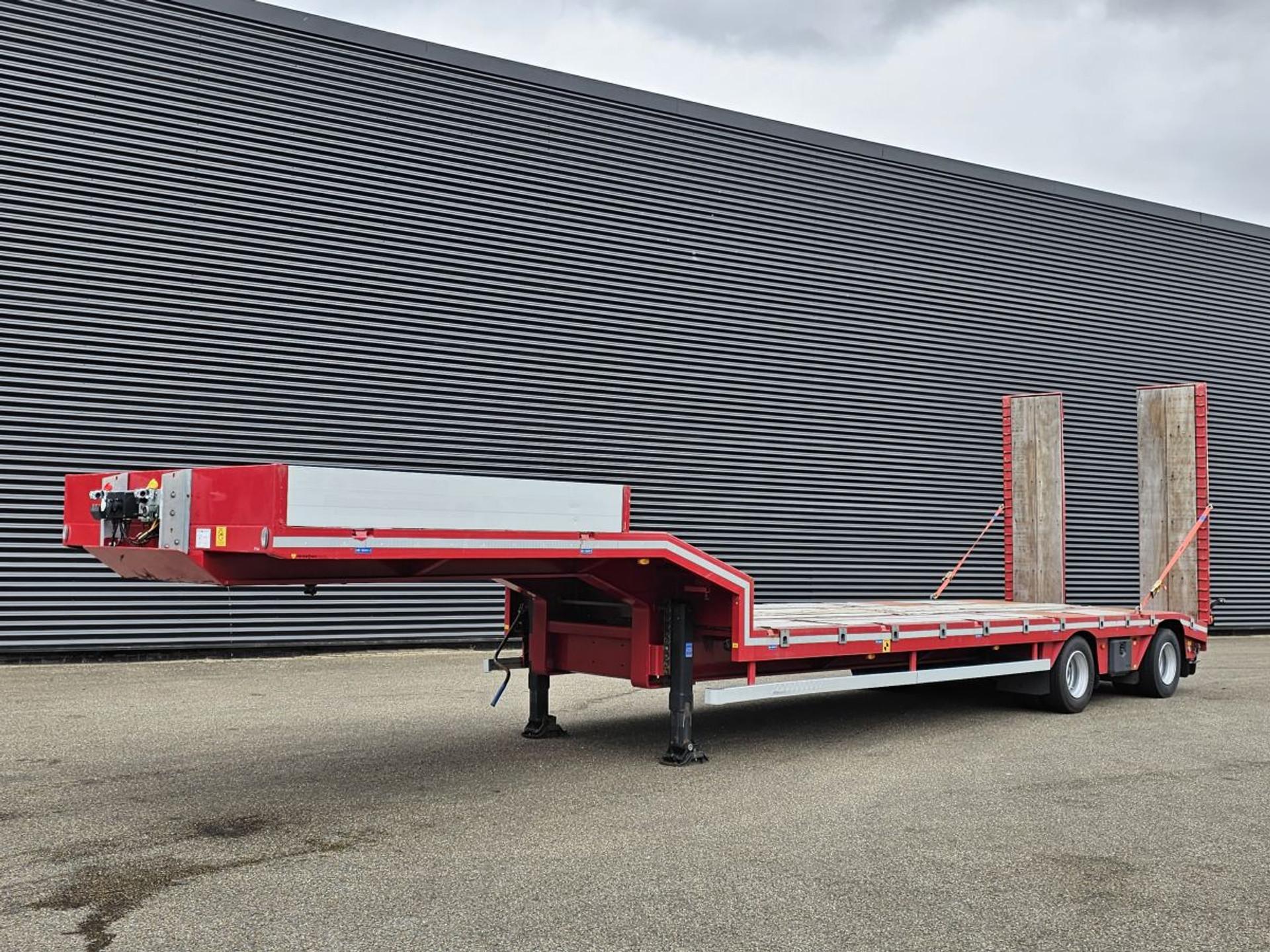 Foto 1 van Damm 2 AXLE + HYDRAULIC RAMPS / LIFT AXLE / 11.4 mtr.