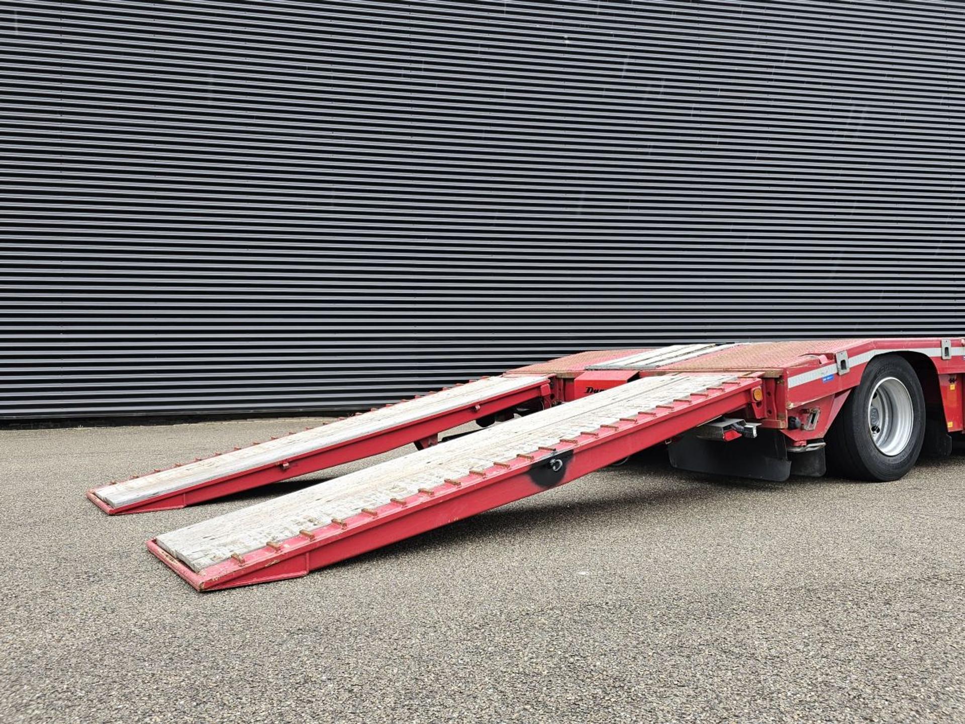 Foto 4 van Damm 2 AXLE + HYDRAULIC RAMPS / LIFT AXLE / 11.4 mtr.