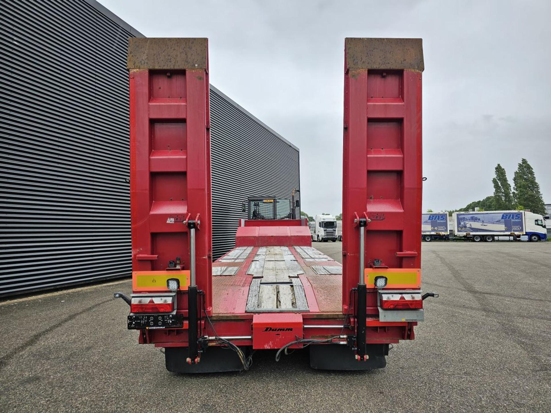 Foto 7 van Damm 2 AXLE + HYDRAULIC RAMPS / LIFT AXLE / 11.4 mtr.