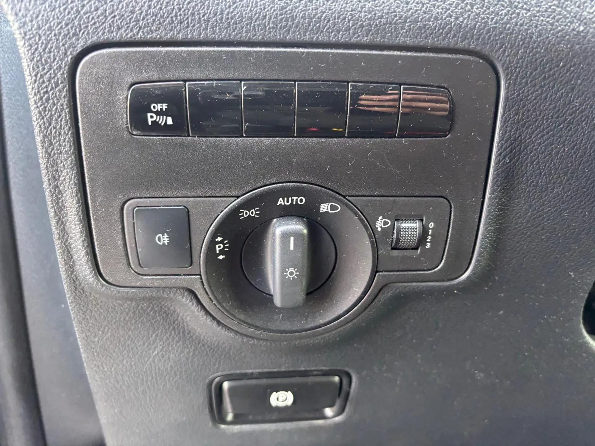 Foto 13 van Mercedes-Benz 114CDI XXL L3H1 Dubbelcabine Automaat Airco Cruisecontrol Trekhaak EURO 6