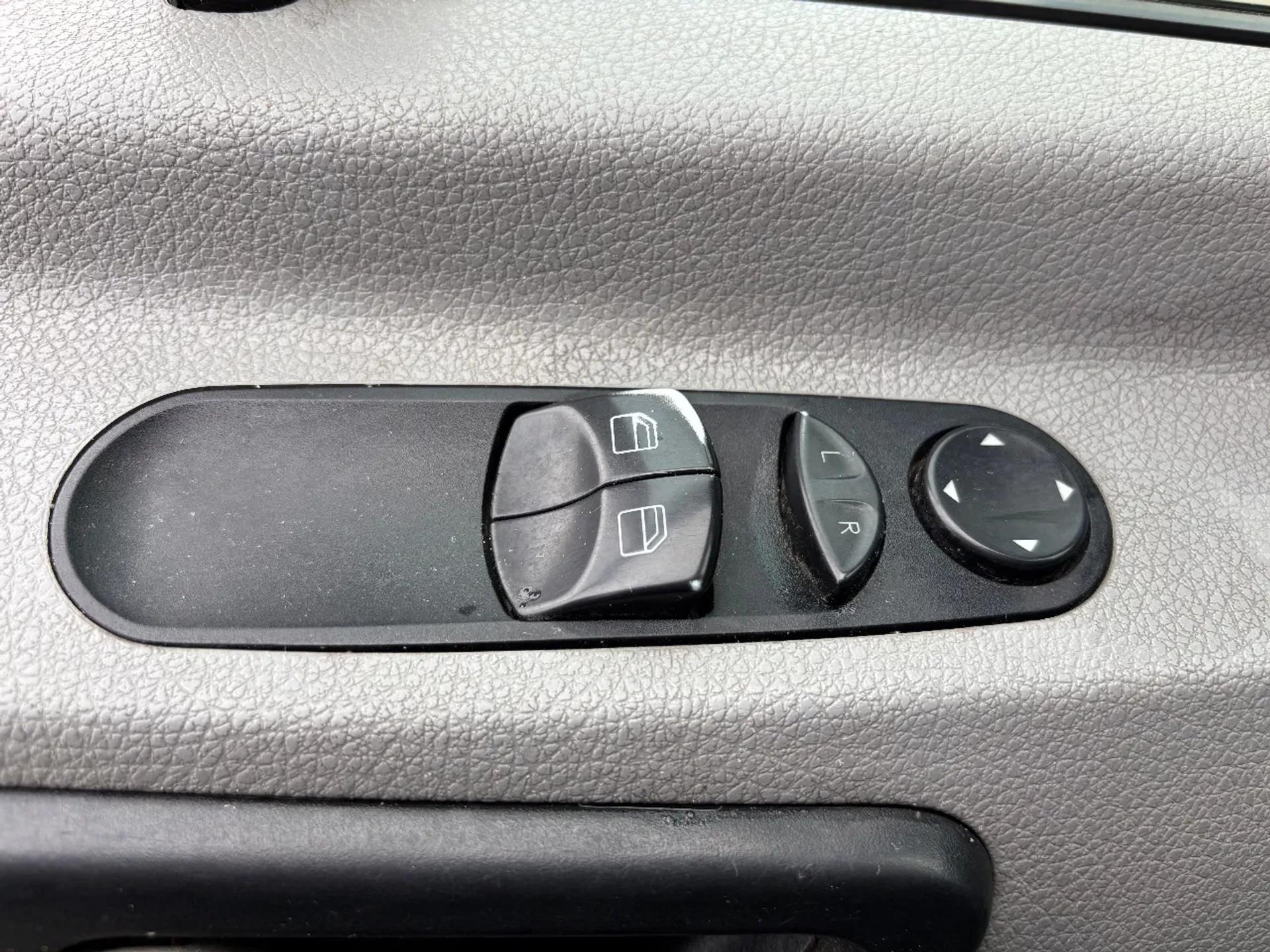 Foto 14 van Mercedes-Benz 516CDI L3H2 Trekhaak 175000KM Compleet Ingericht Zie Fotos