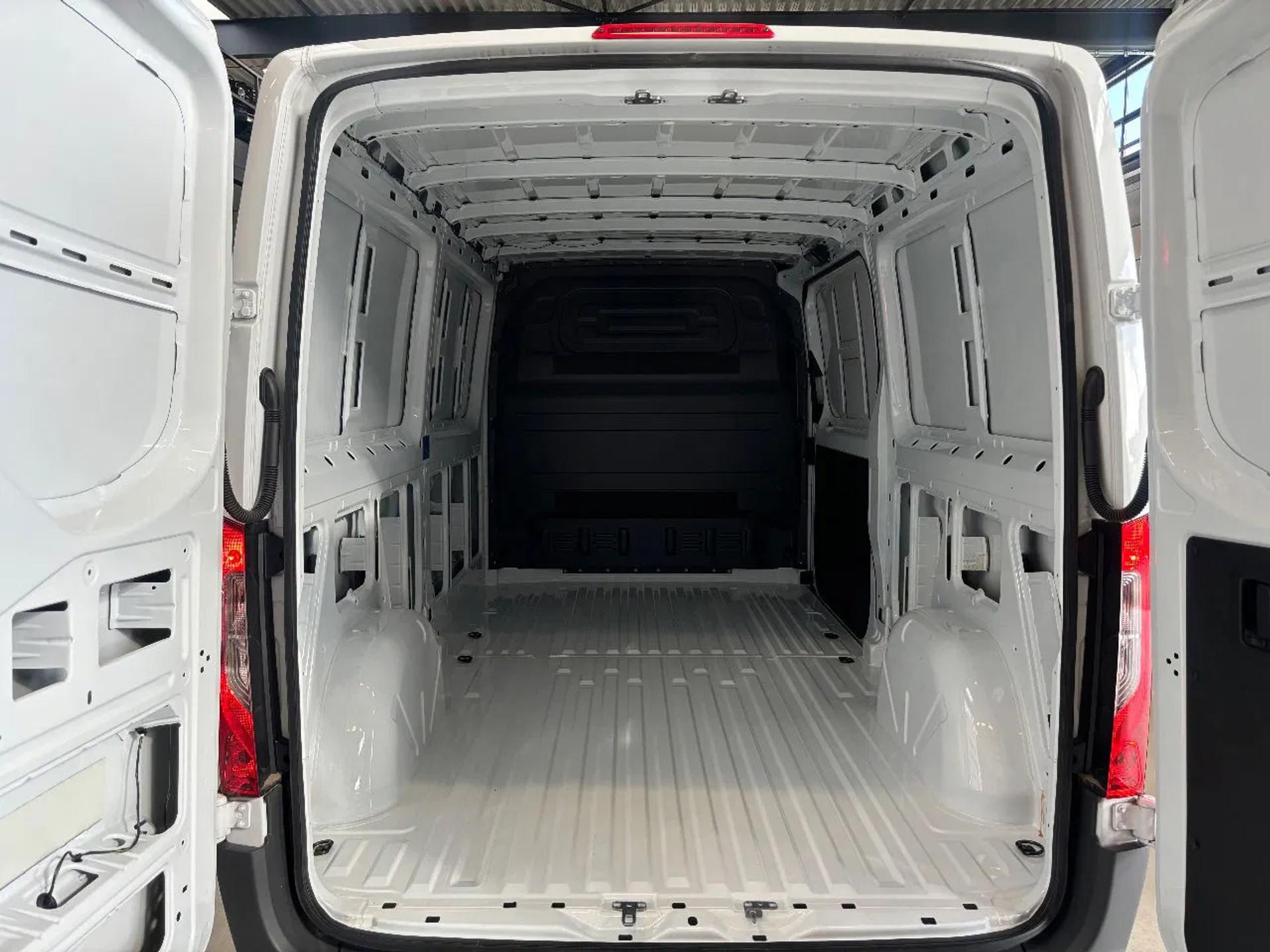 Foto 9 van Mercedes-Benz 311CDI L2H1 Airco Cruisecontrol Apple CarPlay NIEUW de goed goedkoopste sprinter van het land nieuw nieuw