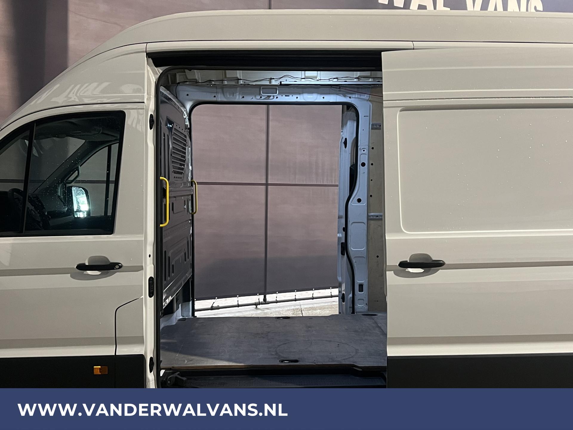 Foto 2 van Volkswagen 2.0 TDI 140pk L4H4 L3H3 Hoog dak Euro6 Airco | 2x Zijdeur | Camera | Apple Carplay