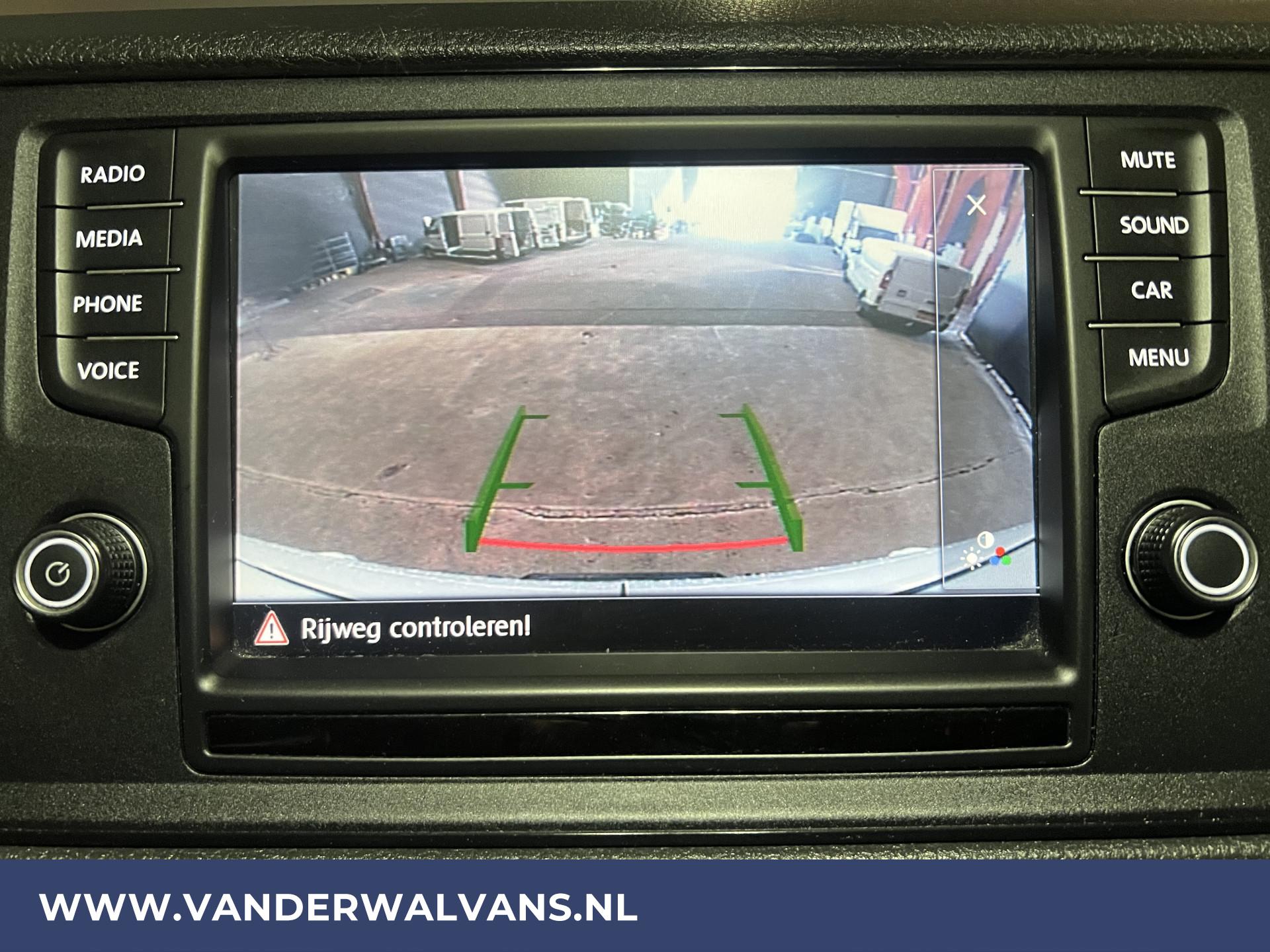Foto 4 van Volkswagen 2.0 TDI 140pk L4H4 L3H3 Hoog dak Euro6 Airco | 2x Zijdeur | Camera | Apple Carplay