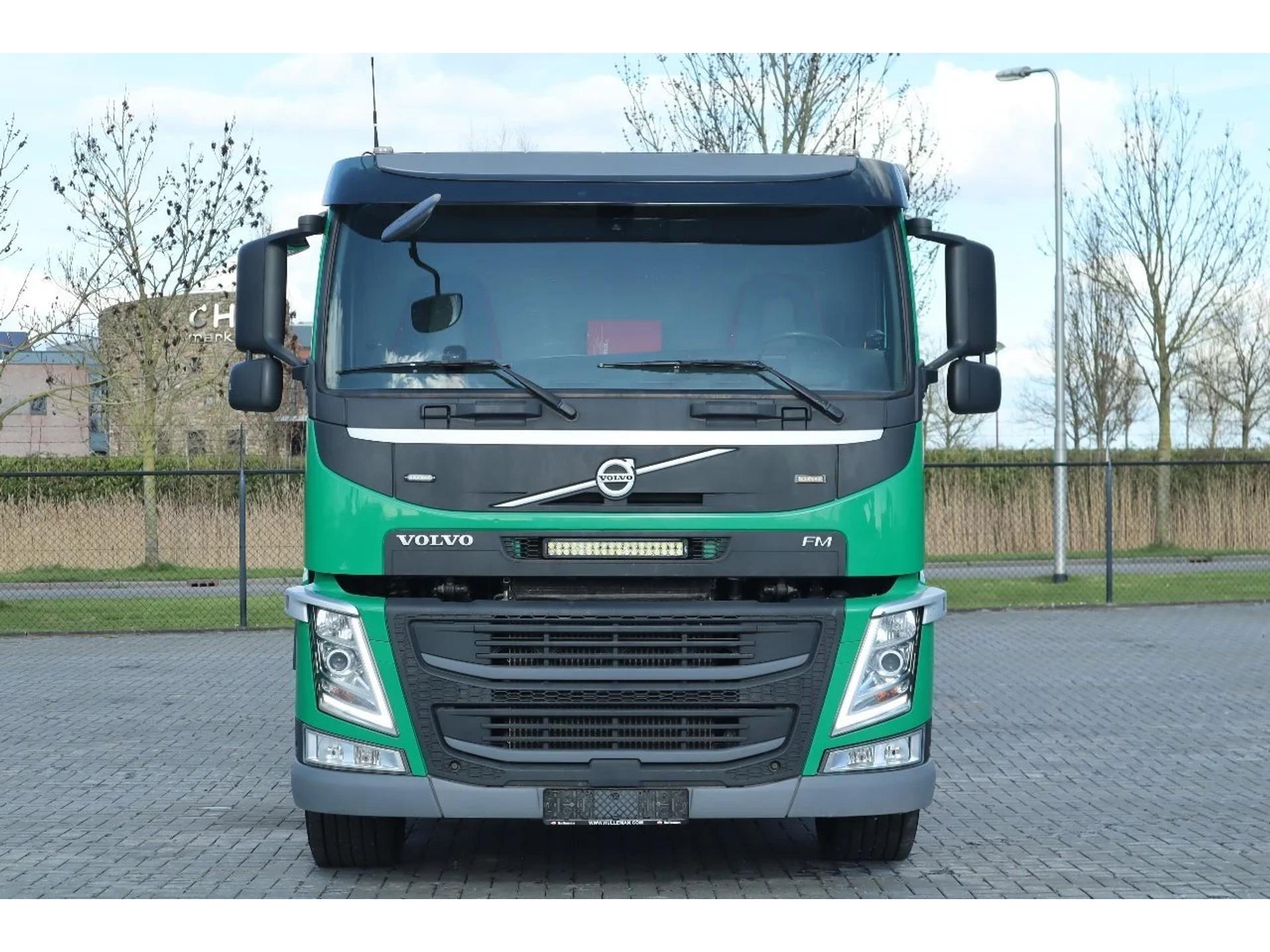 Foto 2 van Volvo FM 460 6X2 6X2*4 EURO6 STEERING AXLE HYDRAULIC / HOOK LIFT