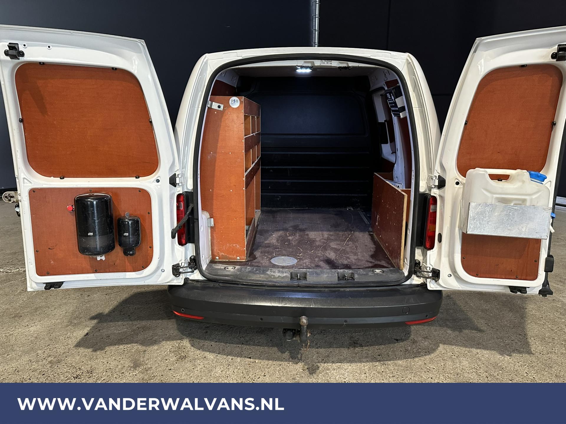 Foto 3 van Volkswagen Caddy 2.0 TDI L1H1 Euro6 Airco | Navigatie | Camera | Cruisecontrol | Trekhaak