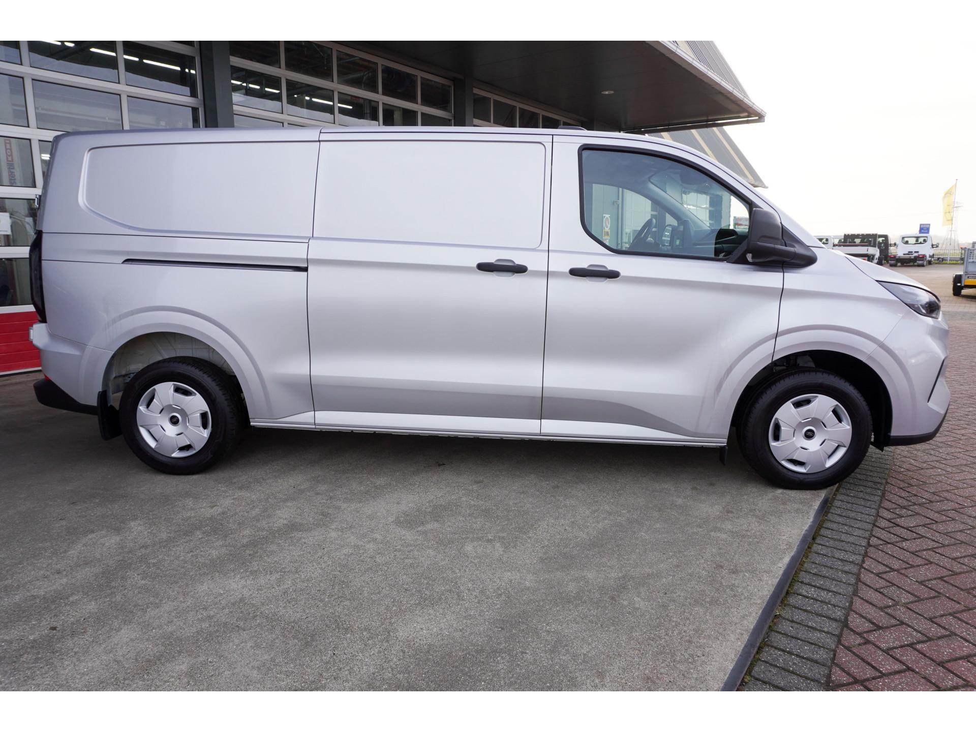 Foto 3 van Ford Transit Custom 320L 2.0 TDCI 170PK L2H1 Trend Automaat Schuifdeur L / R