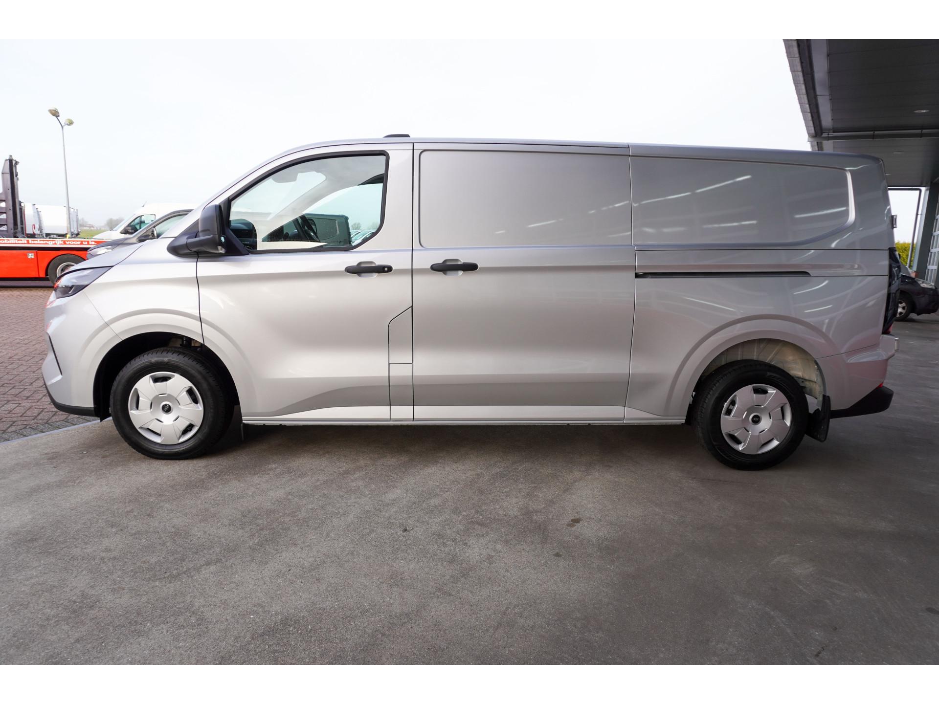 Foto 8 van Ford Transit Custom 320L 2.0 TDCI 170PK L2H1 Trend Automaat Schuifdeur L / R