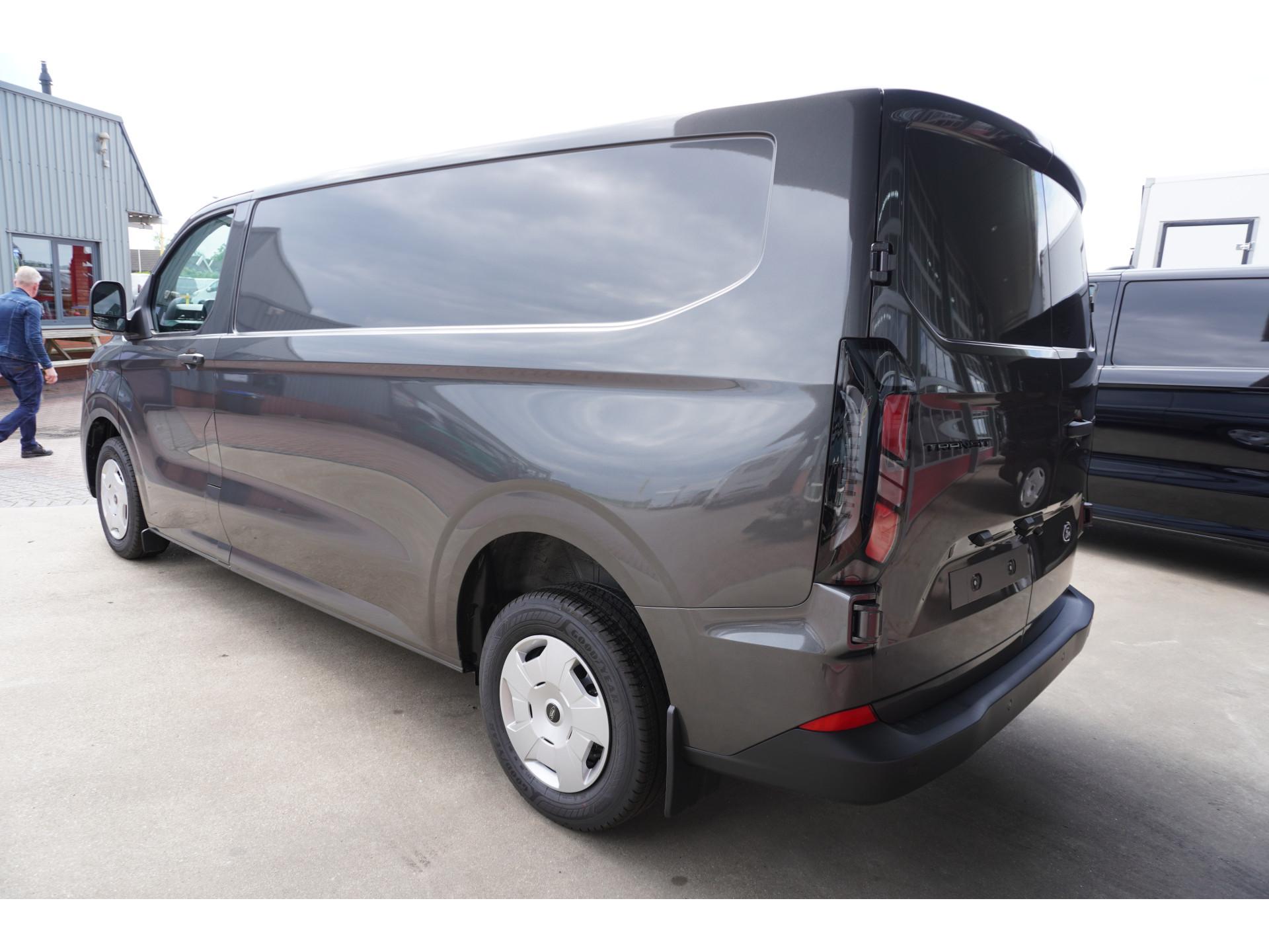 Foto 8 van Ford 320L 2.0 TDCI 136PK L2H1 Trend Nieuw Model