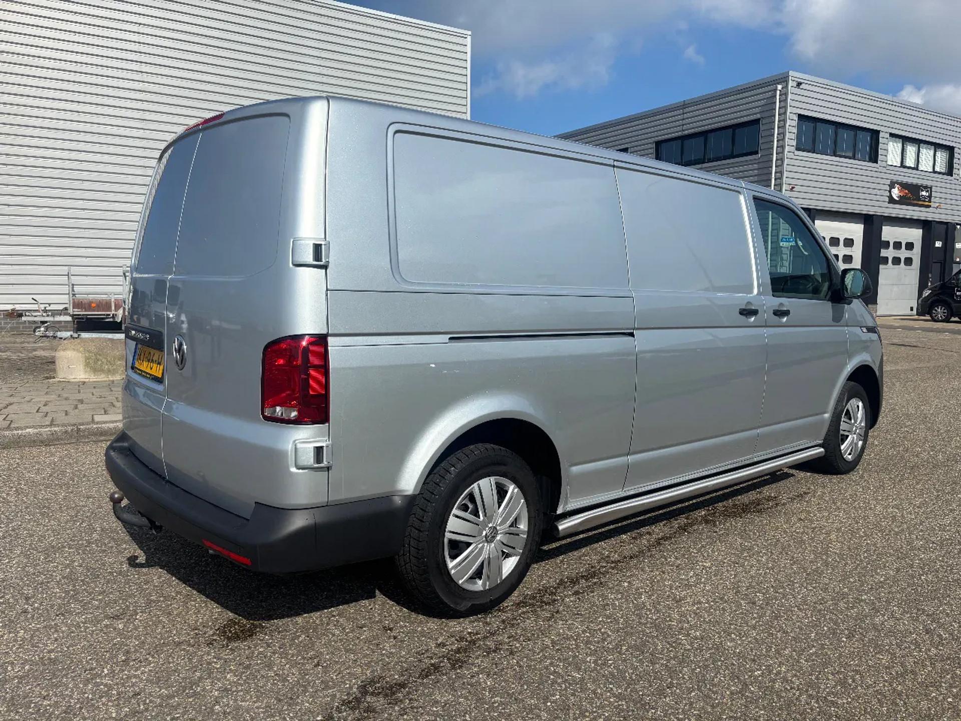 Foto 4 van Volkswagen 2.0TDI L2H1 Airco Trekhaak EURO 6 82800KM