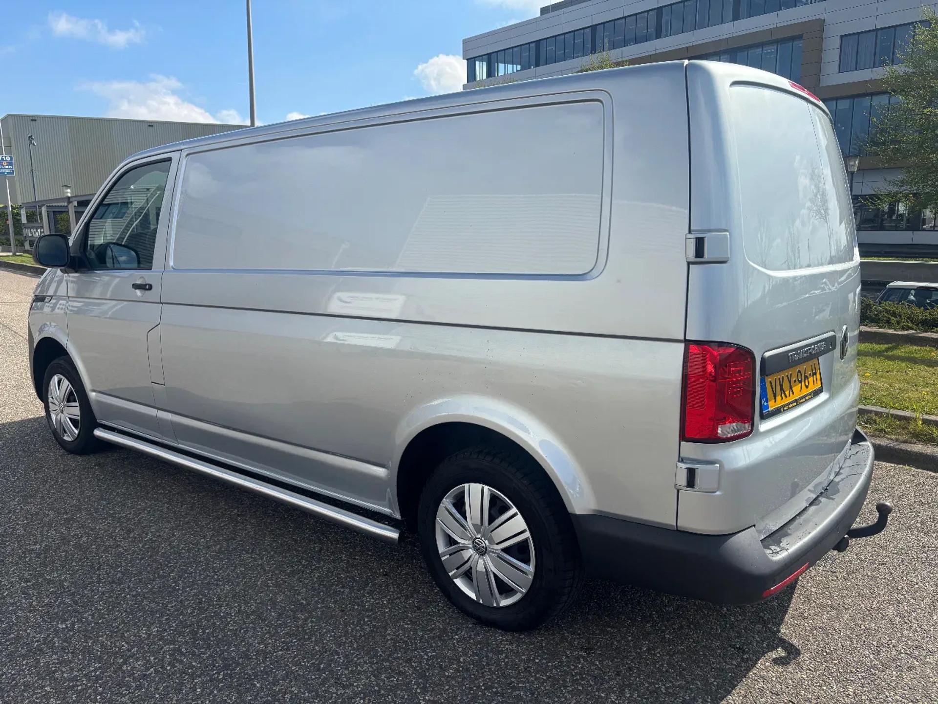 Foto 5 van Volkswagen 2.0TDI L2H1 Airco Trekhaak EURO 6 82800KM