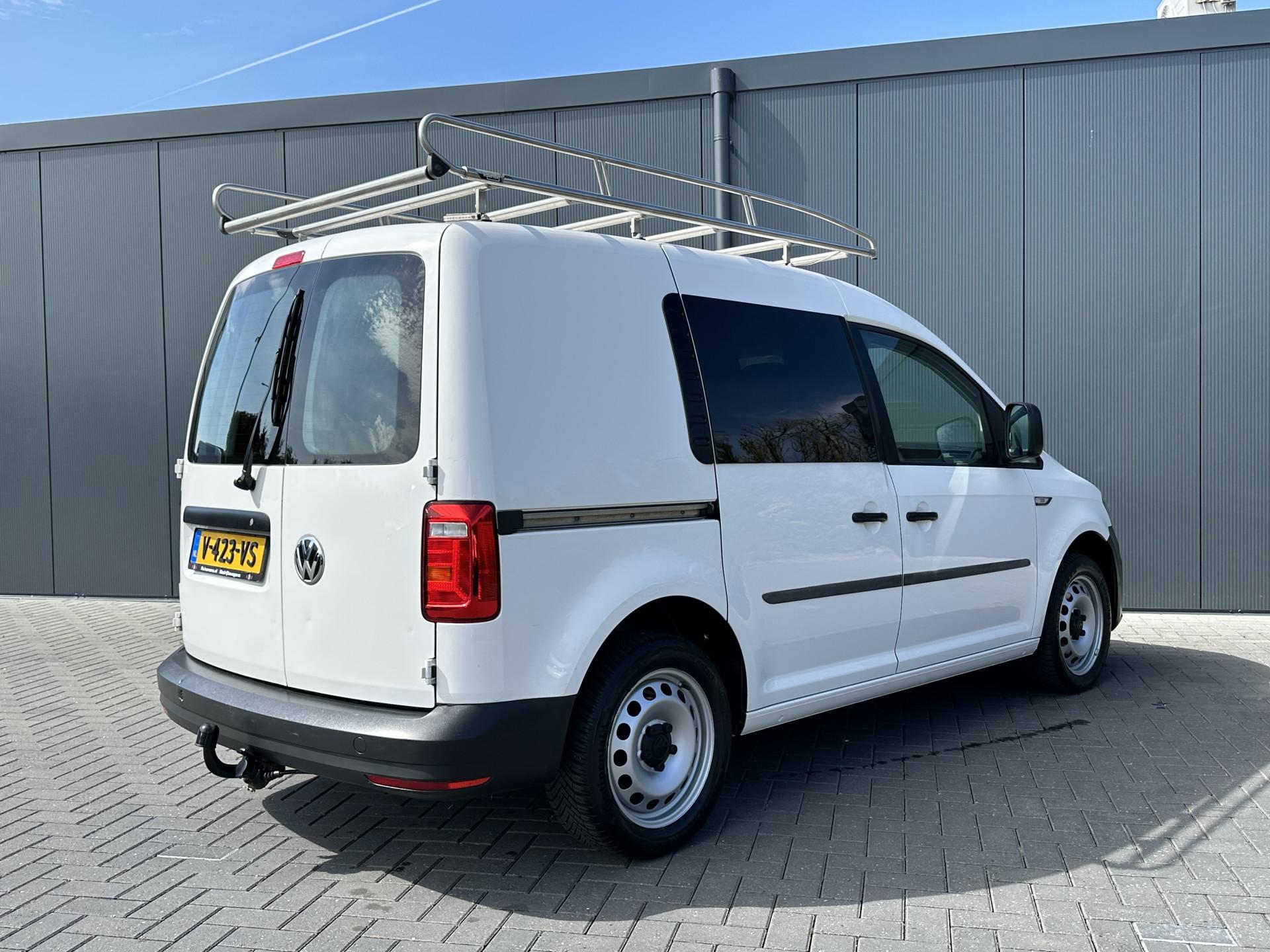 Foto 2 van Volkswagen 1.4 TSI 125 PK AUTOMAAT / L1H1 / BENZINE !! / BPM VRIJ / 1e. EIG / TREKHAAK / IMPERIAAL / AIRCO / CRUISE / NAVI