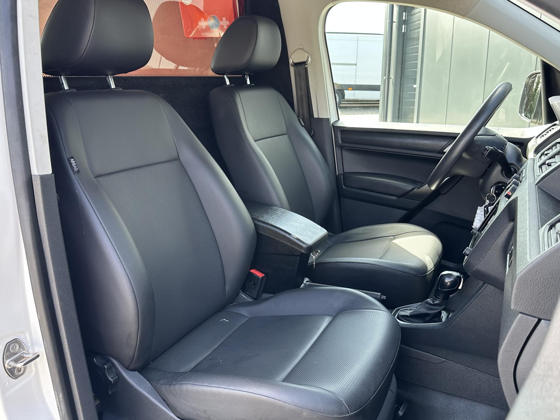 Foto 5 van Volkswagen 1.4 TSI 125 PK AUTOMAAT / L1H1 / BENZINE !! / BPM VRIJ / 1e. EIG / TREKHAAK / IMPERIAAL / AIRCO / CRUISE / NAVI