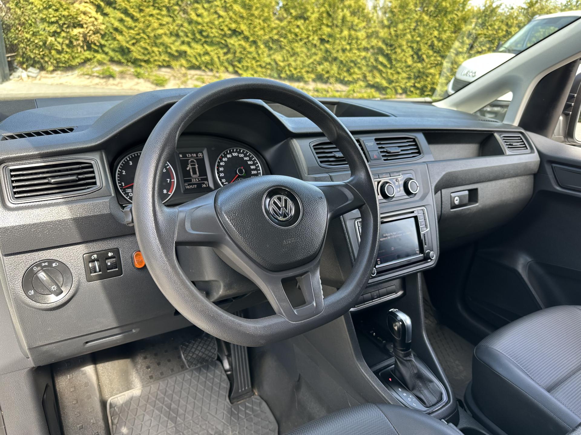 Foto 6 van Volkswagen 1.4 TSI 125 PK AUTOMAAT / L1H1 / BENZINE !! / BPM VRIJ / 1e. EIG / TREKHAAK / IMPERIAAL / AIRCO / CRUISE / NAVI