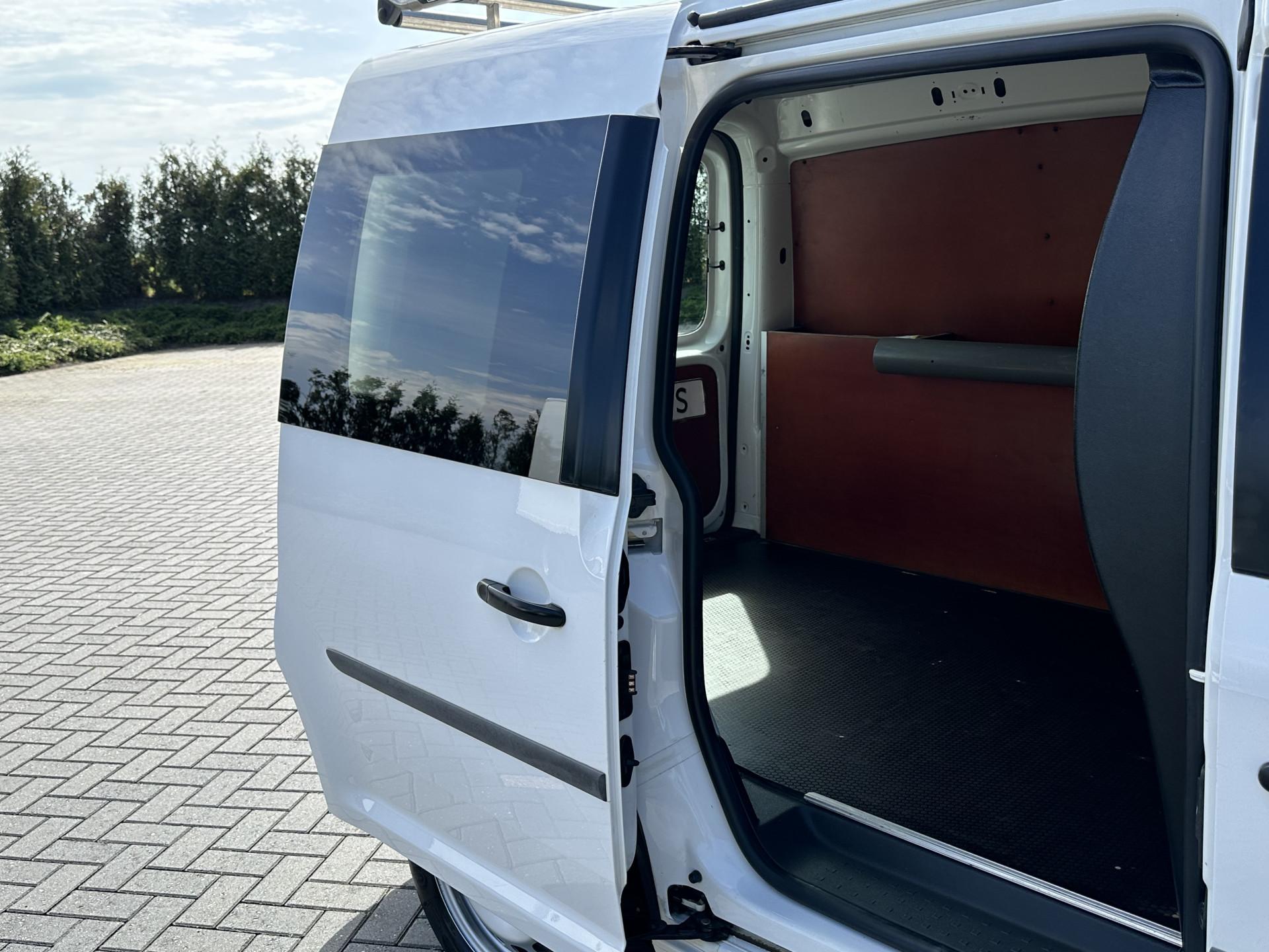 Foto 8 van Volkswagen 1.4 TSI 125 PK AUTOMAAT / L1H1 / BENZINE !! / BPM VRIJ / 1e. EIG / TREKHAAK / IMPERIAAL / AIRCO / CRUISE / NAVI