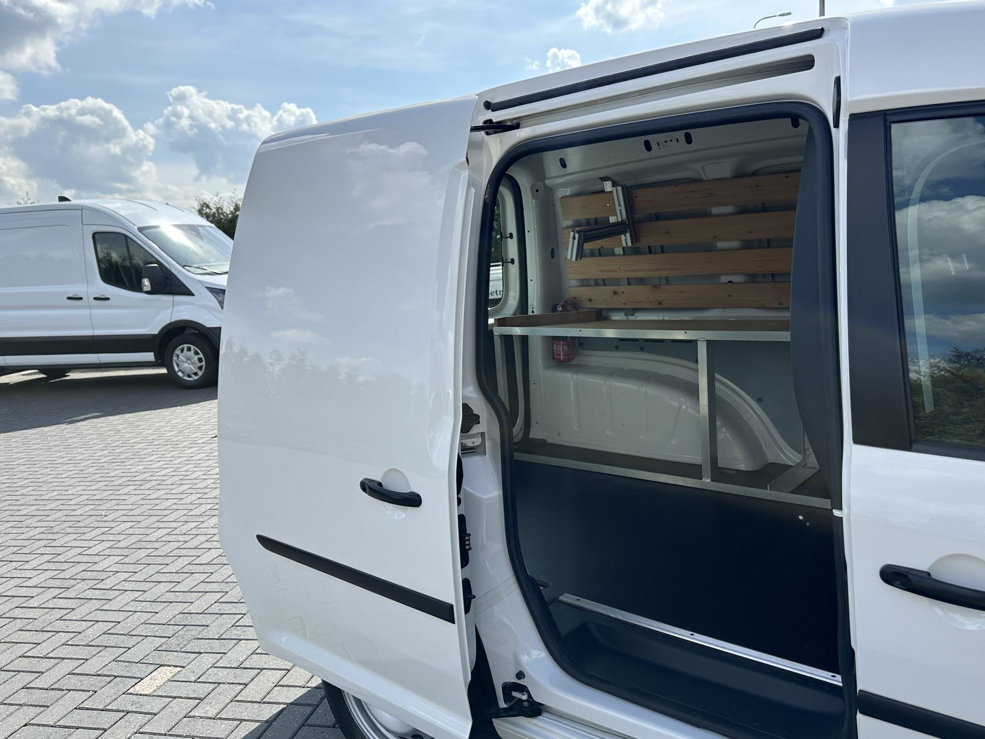 Foto 8 van Volkswagen 2.0 TDI / L1H1 / ZEER NETJES / 38.424 KM / 1e EIGENAAR / AIRCO / CRUISE CONTROL