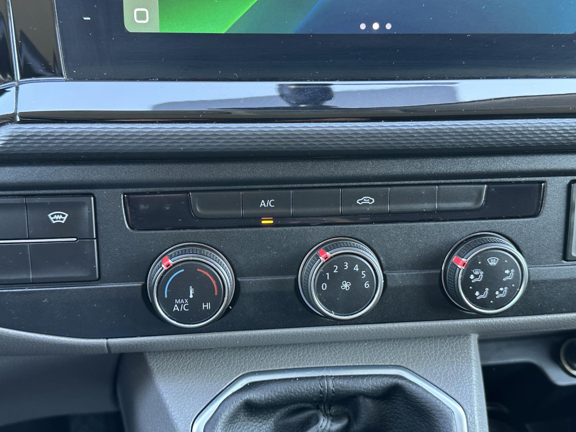 Foto 16 van Volkswagen 2.0 TDI / L1H1 / BULLI / TREKHAAK / VIRTUAL / SOFTCLOSE / CAMERA / ADAPTIVE CRUISE / CARPLAY