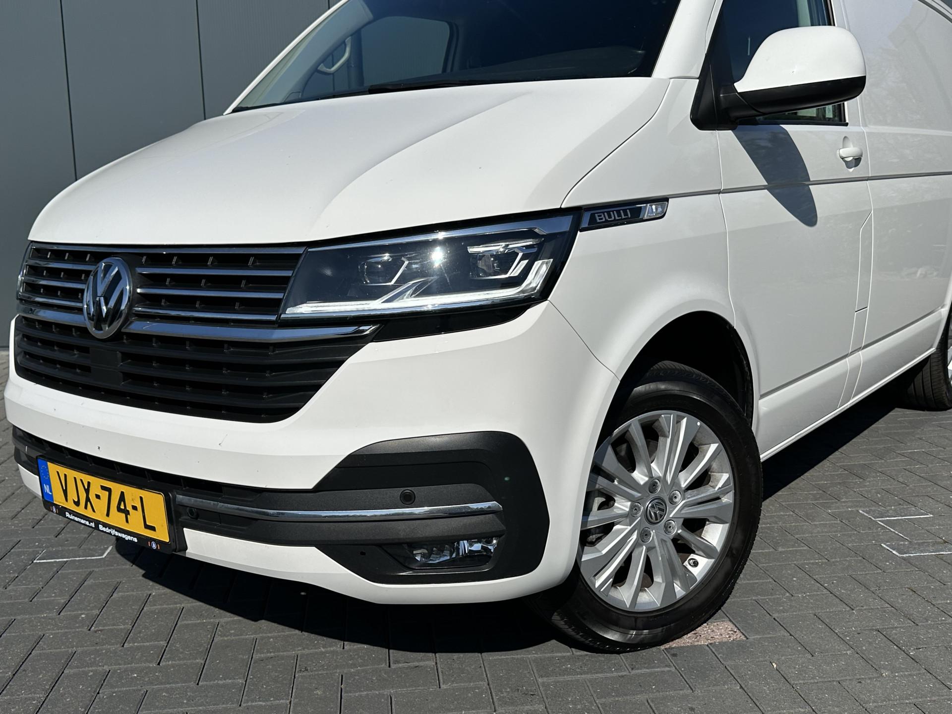 Foto 19 van Volkswagen 2.0 TDI / L1H1 / BULLI / TREKHAAK / VIRTUAL / SOFTCLOSE / CAMERA / ADAPTIVE CRUISE / CARPLAY