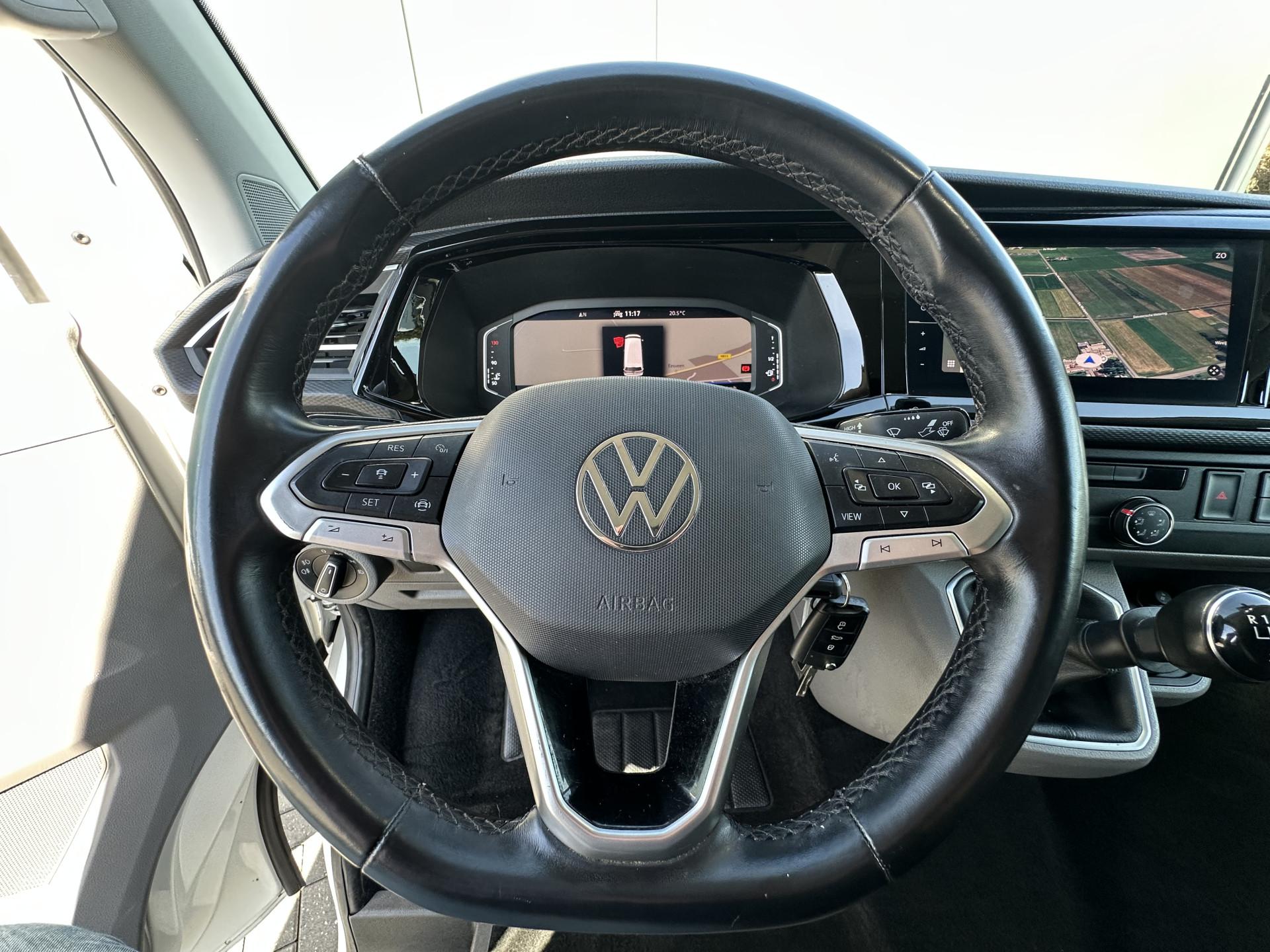 Foto 9 van Volkswagen 2.0 TDI / L1H1 / BULLI / TREKHAAK / VIRTUAL / SOFTCLOSE / CAMERA / ADAPTIVE CRUISE / CARPLAY