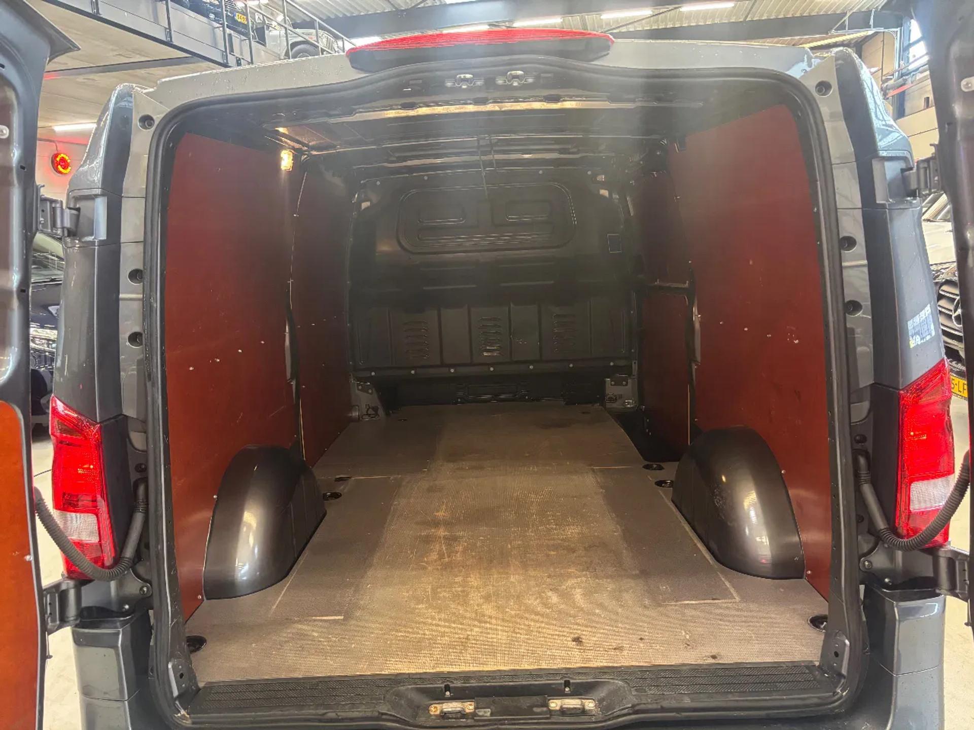 Foto 7 van Mercedes-Benz 116CDI L3H1 XXL Automaat Airco Navi Cruisecontrol Trekhaak EURO 6