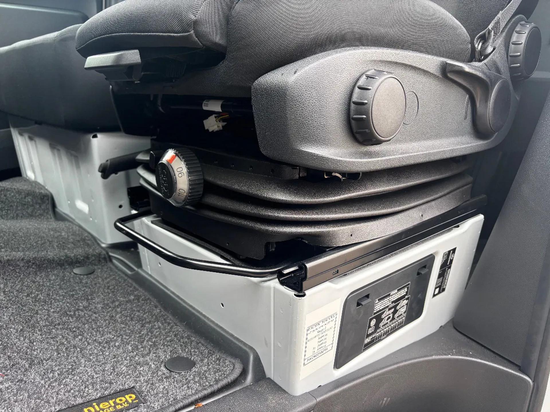 Foto 10 van Mercedes-Benz 519CDI Dubbelcabine Openlaadbak Automaat Airco Navi Cruisecontrol nieuwe ongebruikte auto