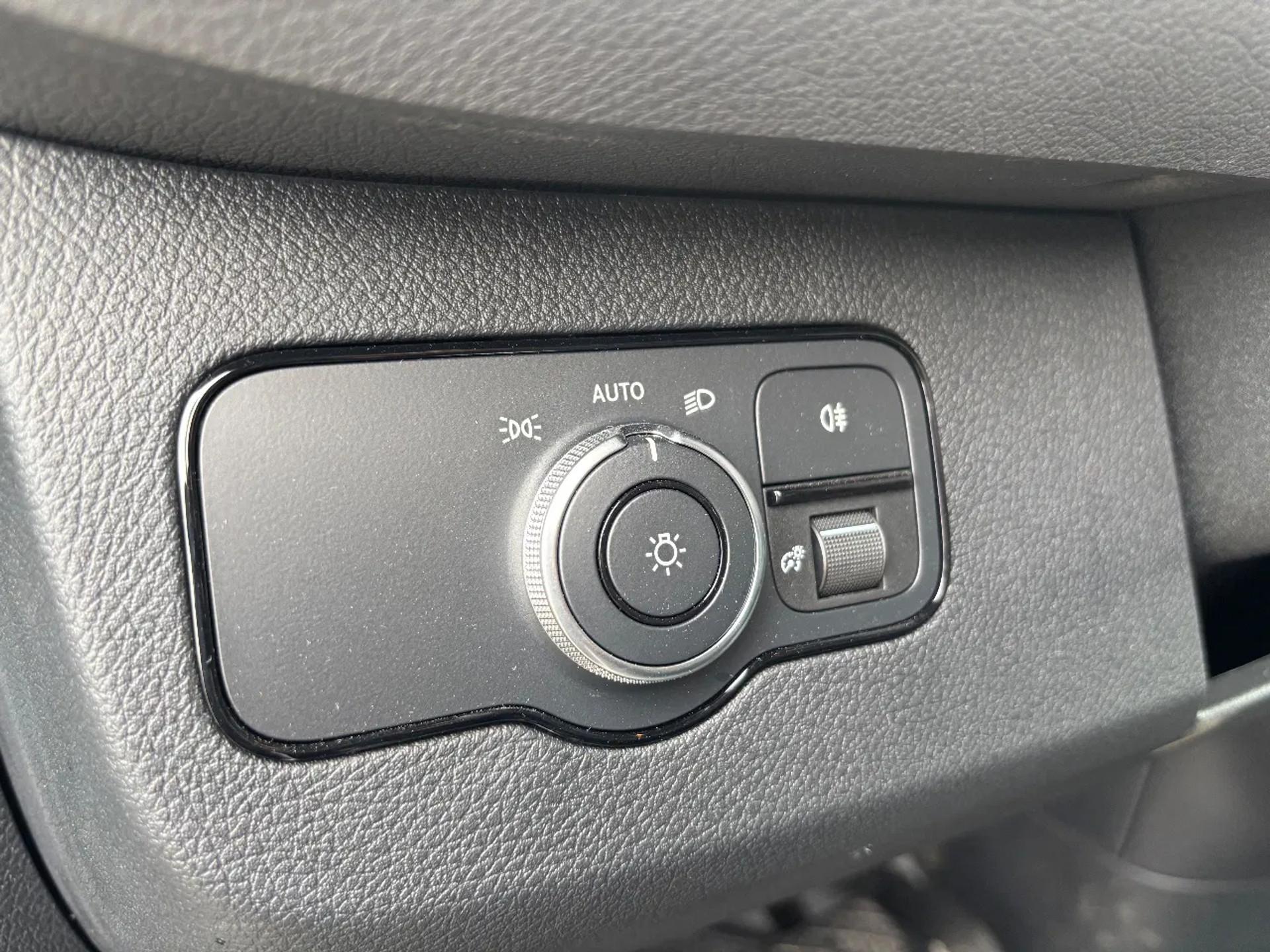 Foto 12 van Mercedes-Benz 519CDI Dubbelcabine Openlaadbak Automaat Airco Navi Cruisecontrol nieuwe ongebruikte auto