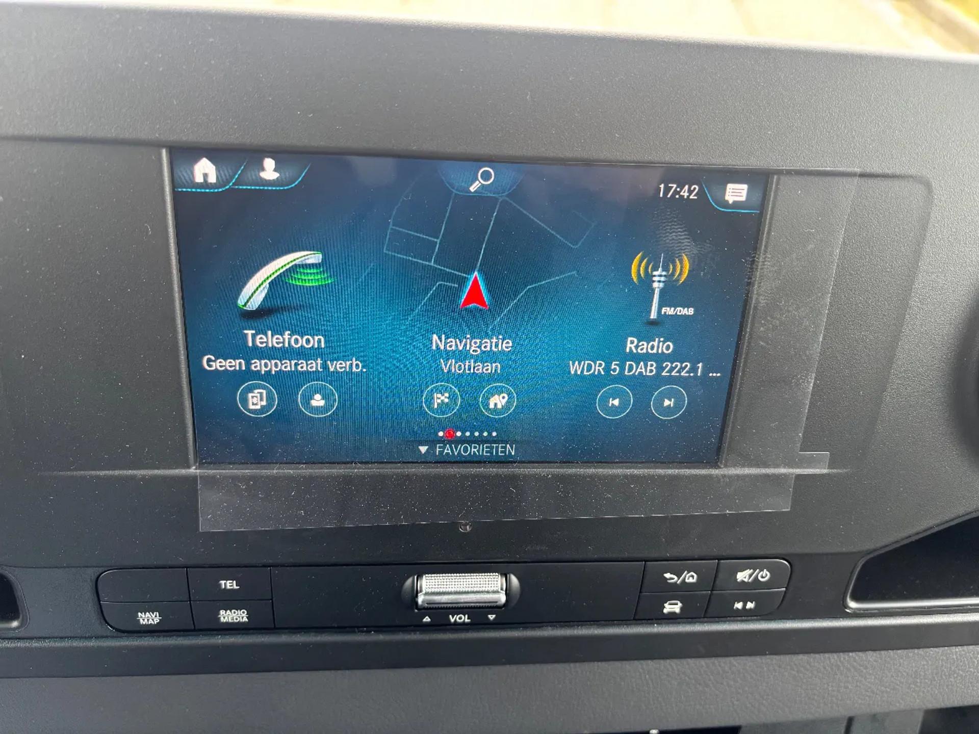 Foto 16 van Mercedes-Benz 519CDI Dubbelcabine Openlaadbak Automaat Airco Navi Cruisecontrol nieuwe ongebruikte auto