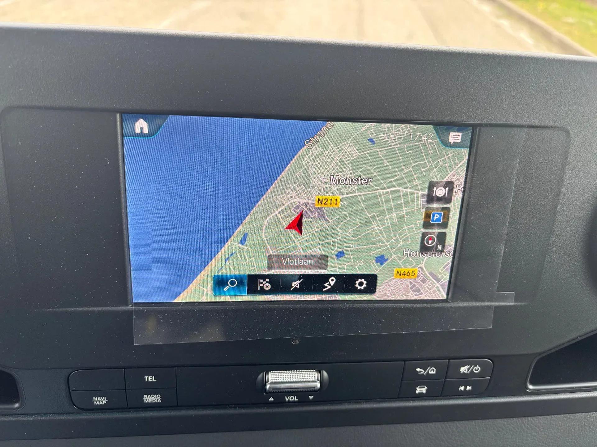 Foto 17 van Mercedes-Benz 519CDI Dubbelcabine Openlaadbak Automaat Airco Navi Cruisecontrol nieuwe ongebruikte auto