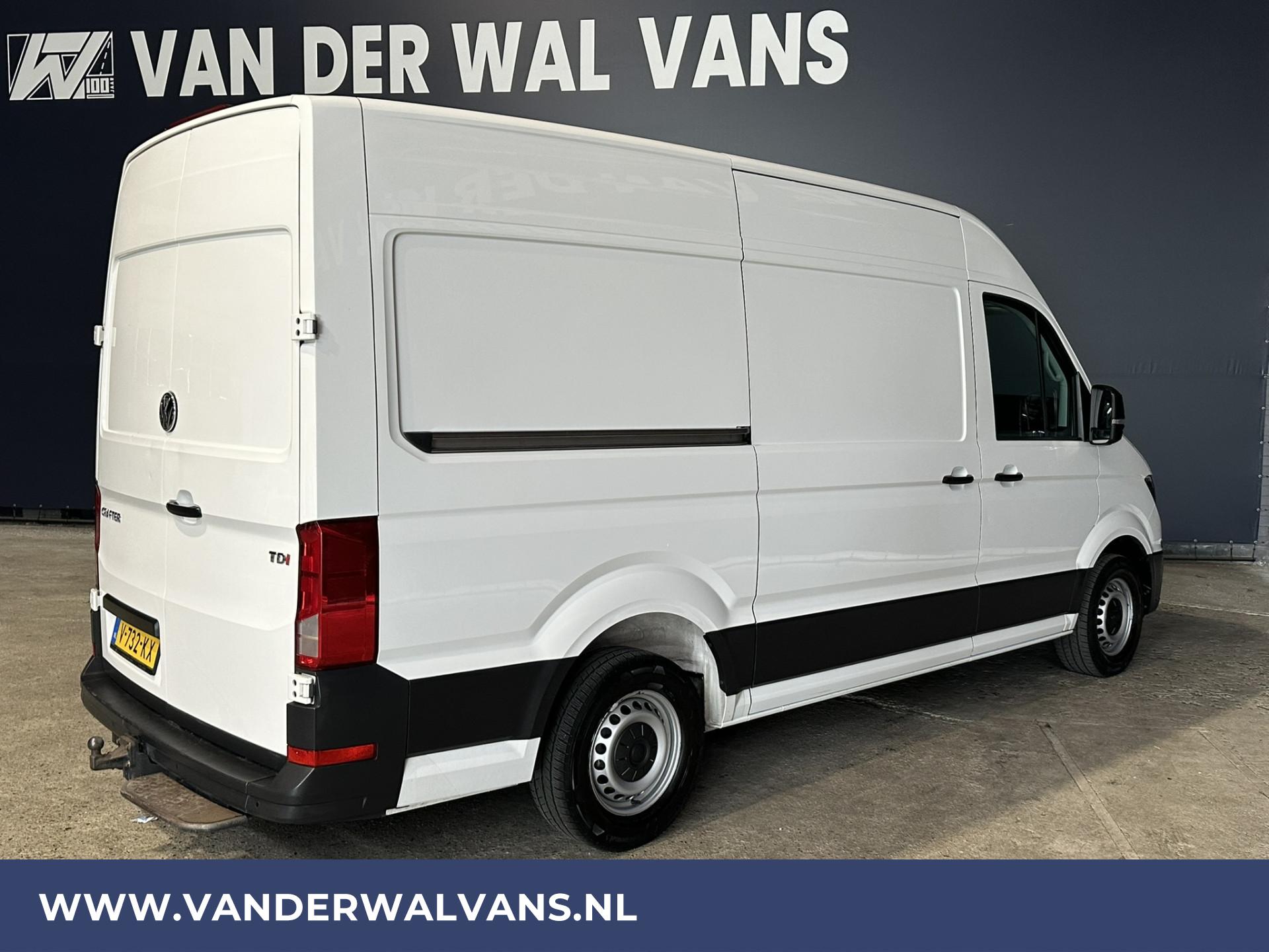 Foto 12 van Volkswagen 2.0 TDI 140pk L3H3 L2H2 Euro6 Airco | Navigatie | 3000kg Trekhaak