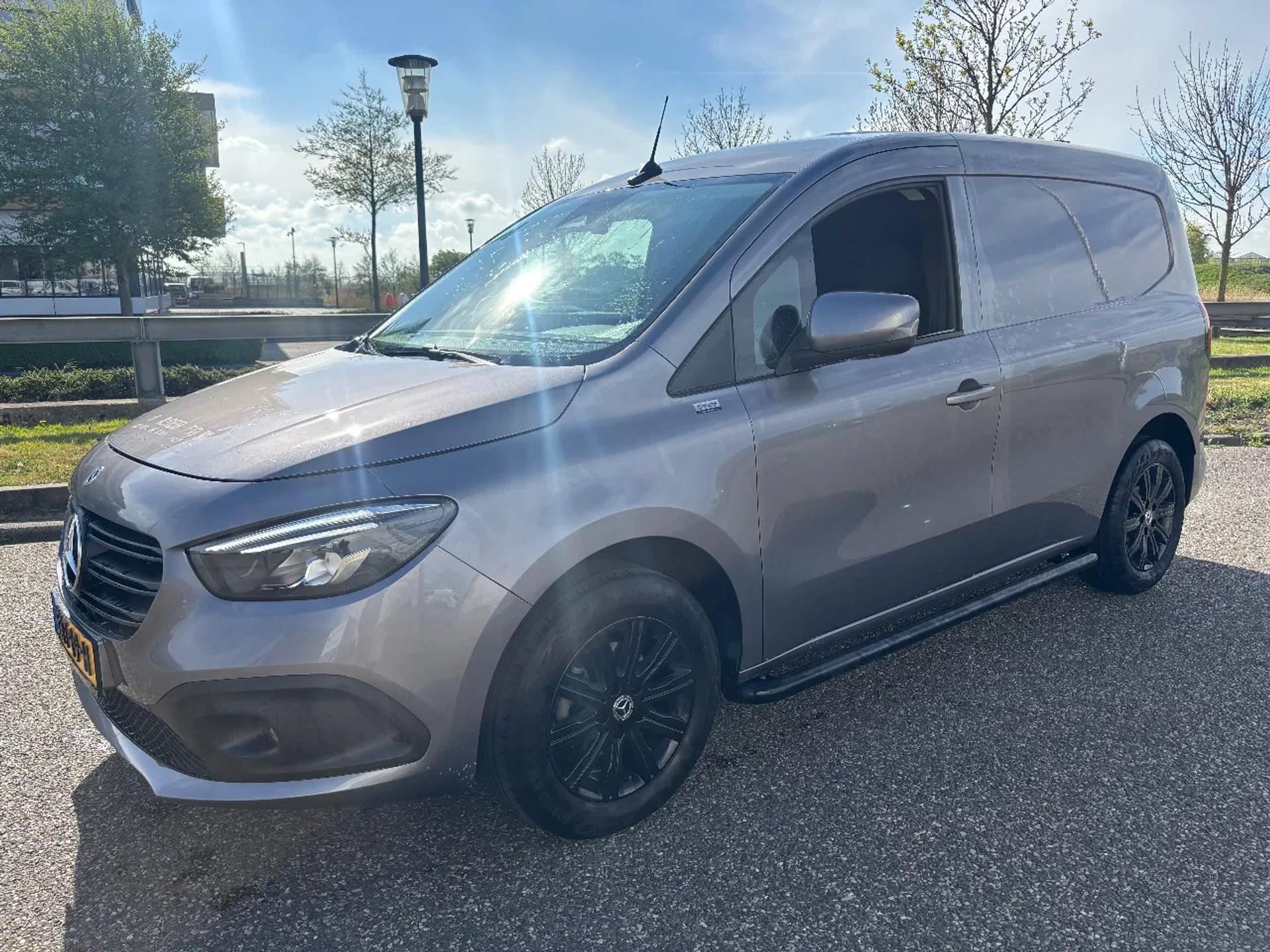 Foto 2 van Mercedes-Benz 110CDI L1H1 Airco Navi Cruisecontrol Xenon 25000KM