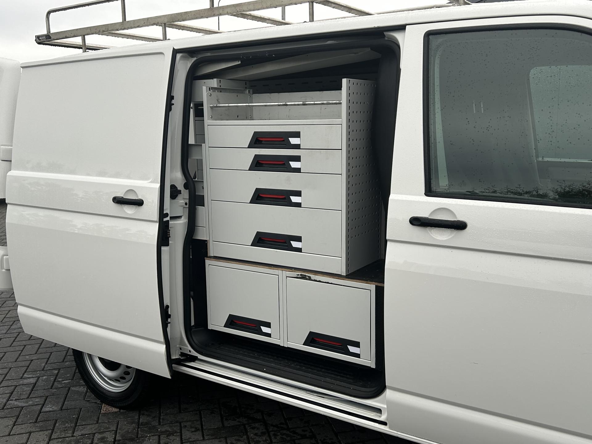 Foto 10 van Volkswagen 2.0 TDI 150 PK / L1H1 / 2x SCHUIFDEUR / IMPERIAAL / INRICHTING / TREKHAAK / AIRCO / CRUISE