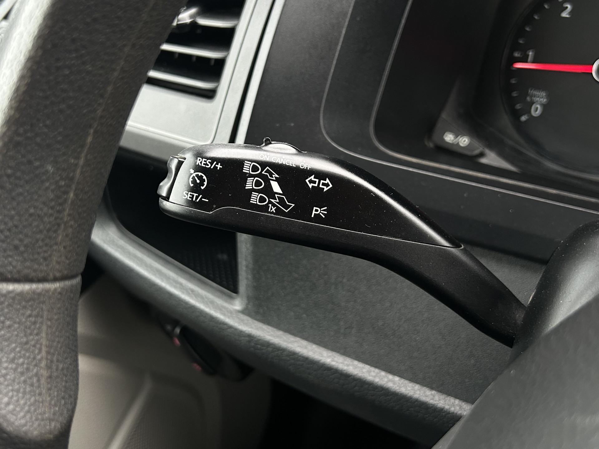 Foto 11 van Volkswagen 2.0 TDI 150 PK / L1H1 / 2x SCHUIFDEUR / IMPERIAAL / INRICHTING / TREKHAAK / AIRCO / CRUISE