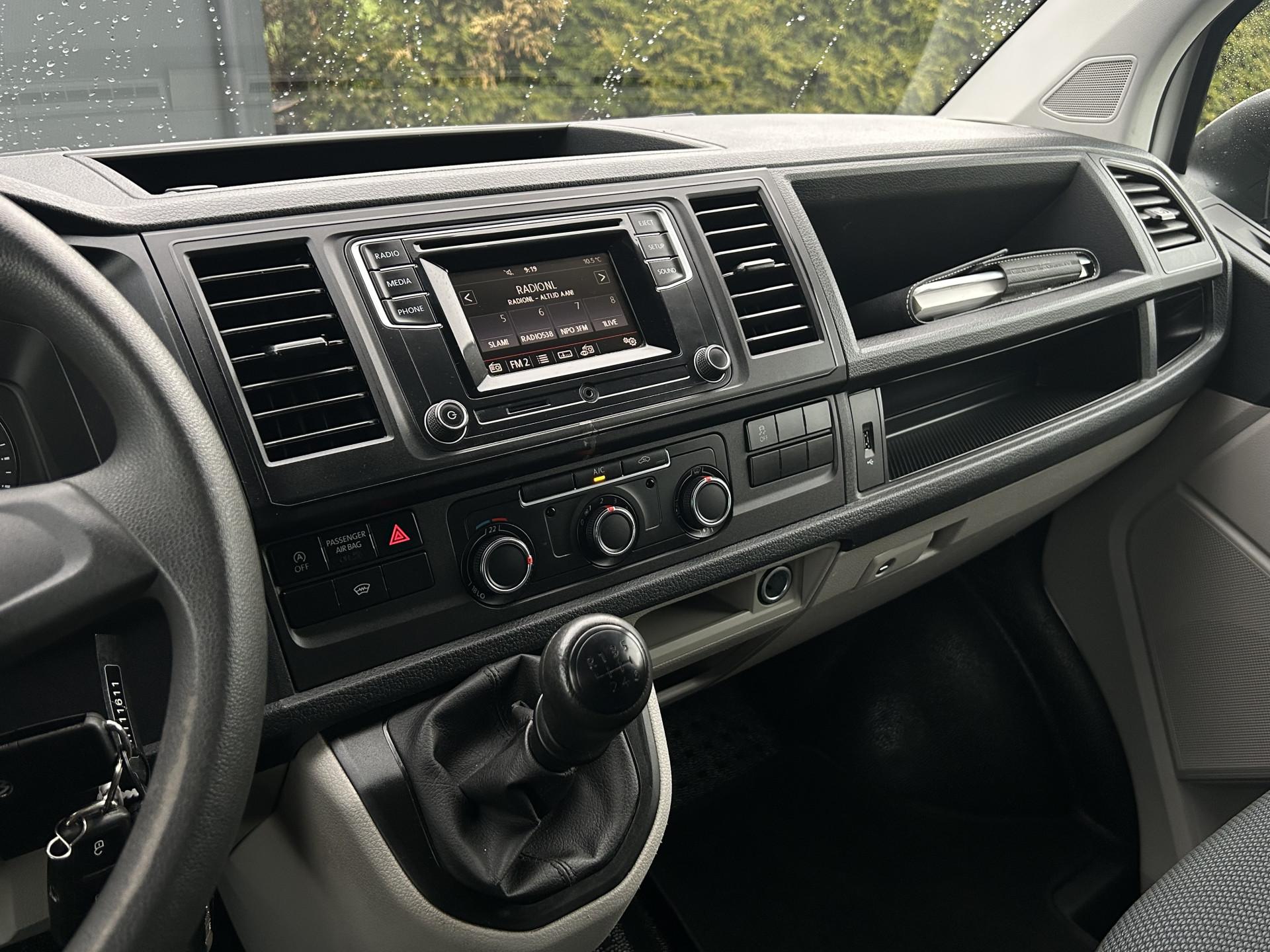 Foto 12 van Volkswagen 2.0 TDI 150 PK / L1H1 / 2x SCHUIFDEUR / IMPERIAAL / INRICHTING / TREKHAAK / AIRCO / CRUISE