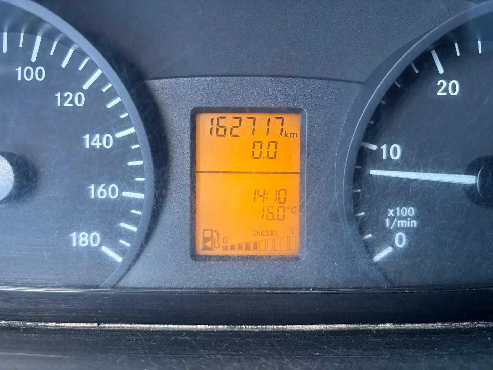Foto 11 van Mercedes-Benz 210CDI L1H1 Airco Navi Trekhaak