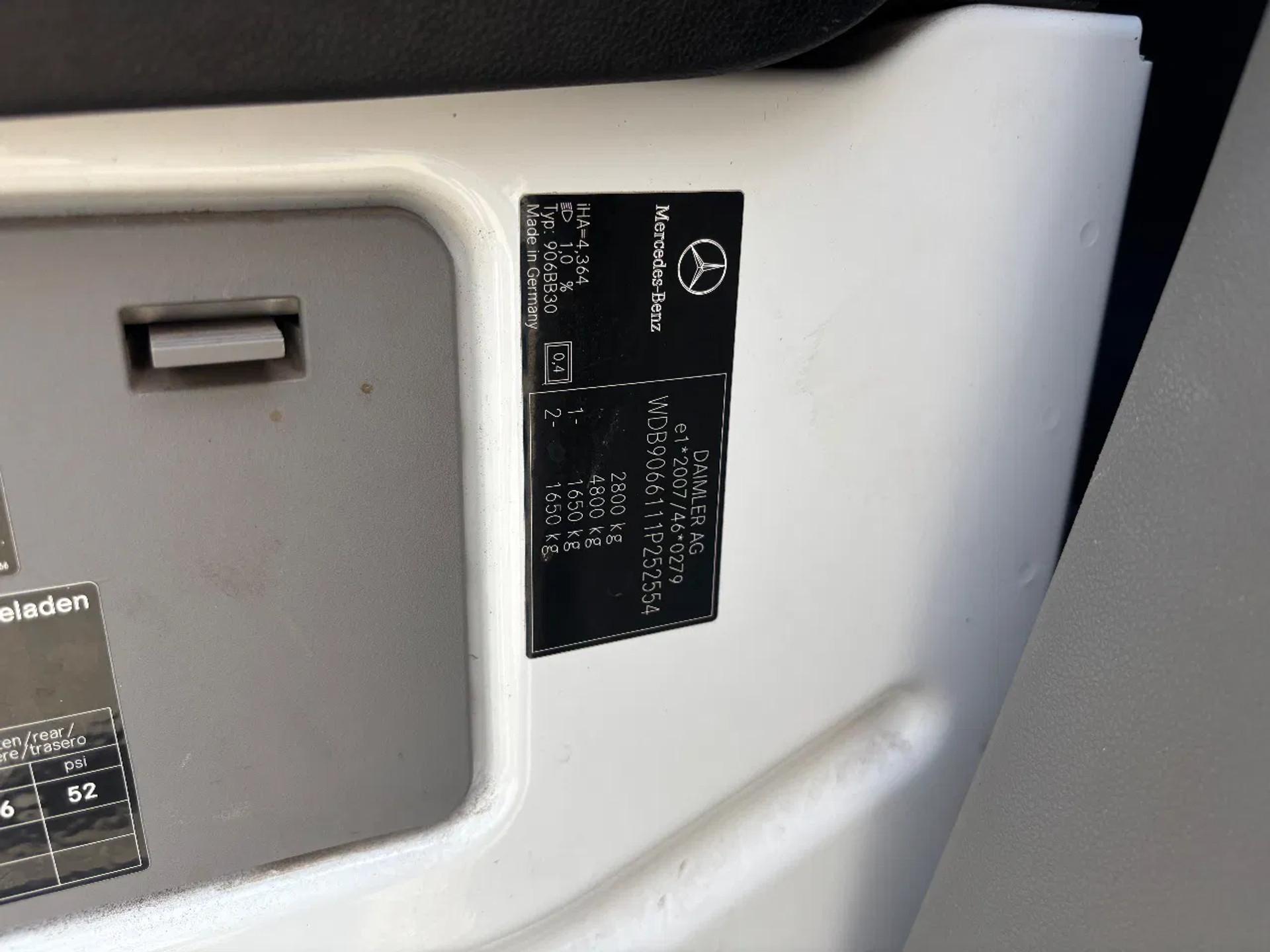 Foto 8 van Mercedes-Benz 210CDI L1H1 Airco Navi Trekhaak