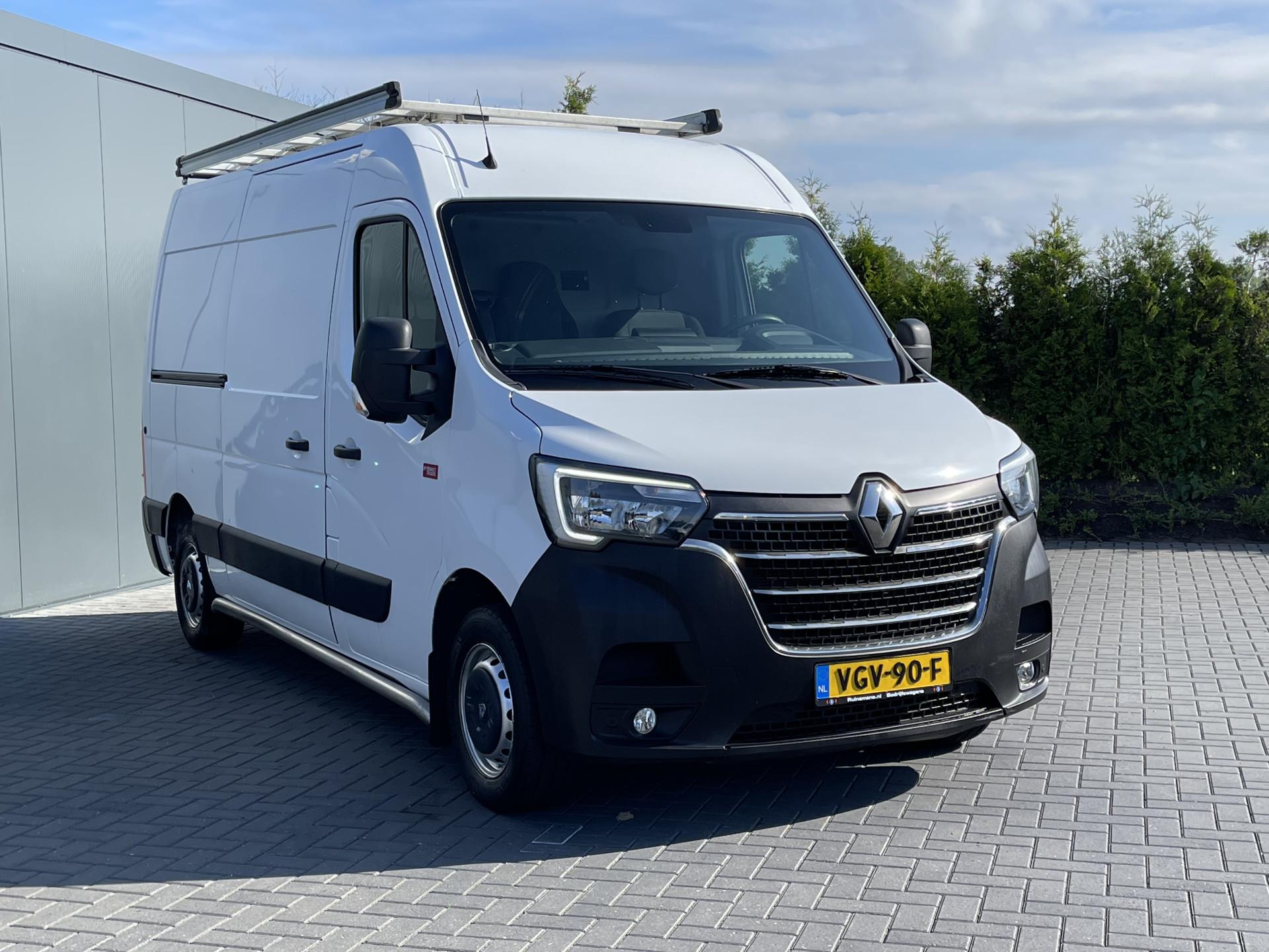 Foto 3 van Renault Master 2.3 dCi 150 PK / L2H2 / TREKHAAK / IMPERIAAL / AIRCO / CRUISE / NAVI / 3-ZITS