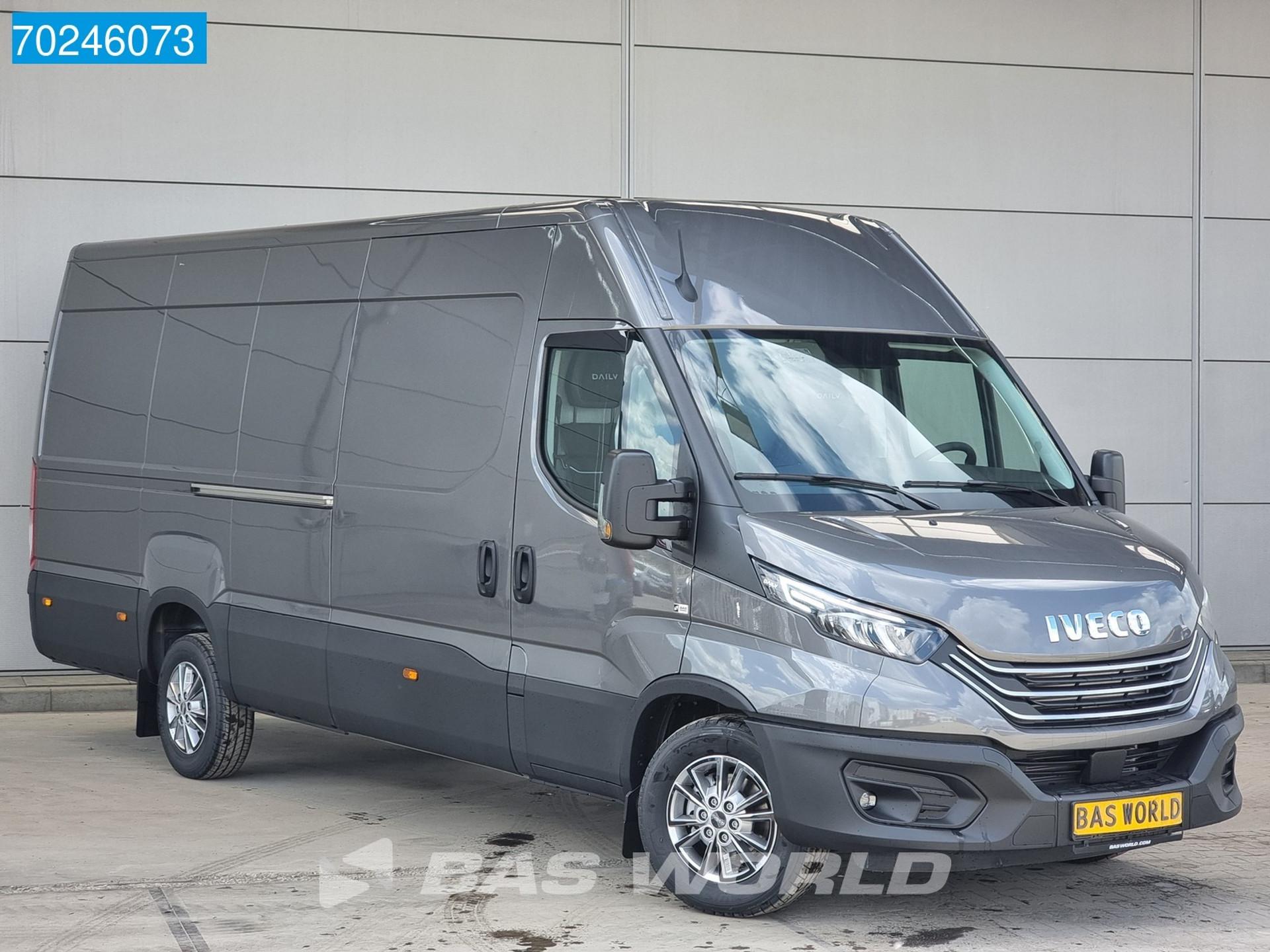 Foto 3 van Iveco Daily 35S18 3.0L Automaat L3H2 ACC Navi LED Camera Trekhaak 16m3 Airco Trekhaak