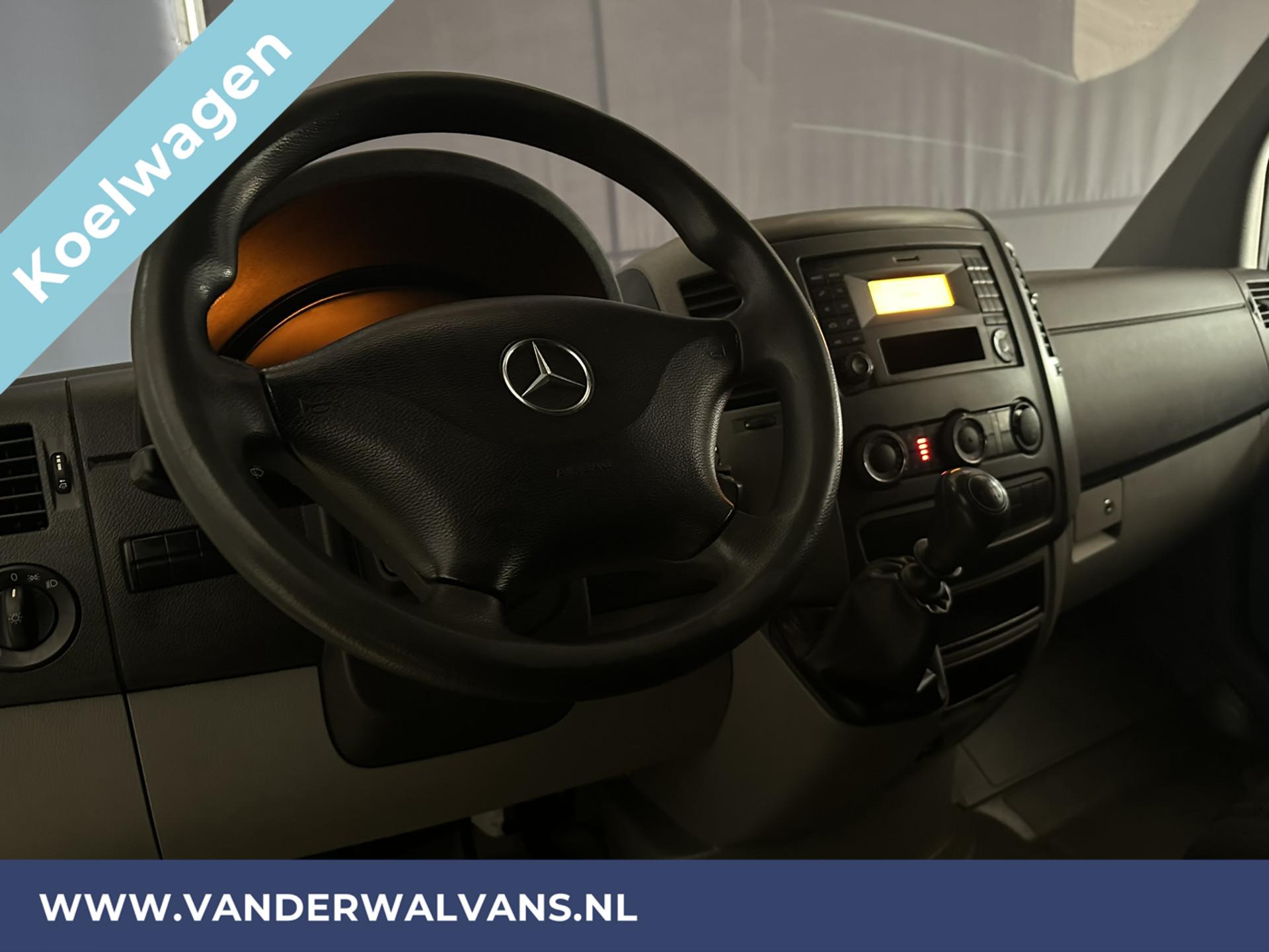 Foto 12 van Mercedes-Benz Sprinter 314 CDI 143pk Koelwagen Kerstner Dag + Nacht L2H2 Euro6 Airco | Cruisecontrol | Parkeersensoren | Sidebars