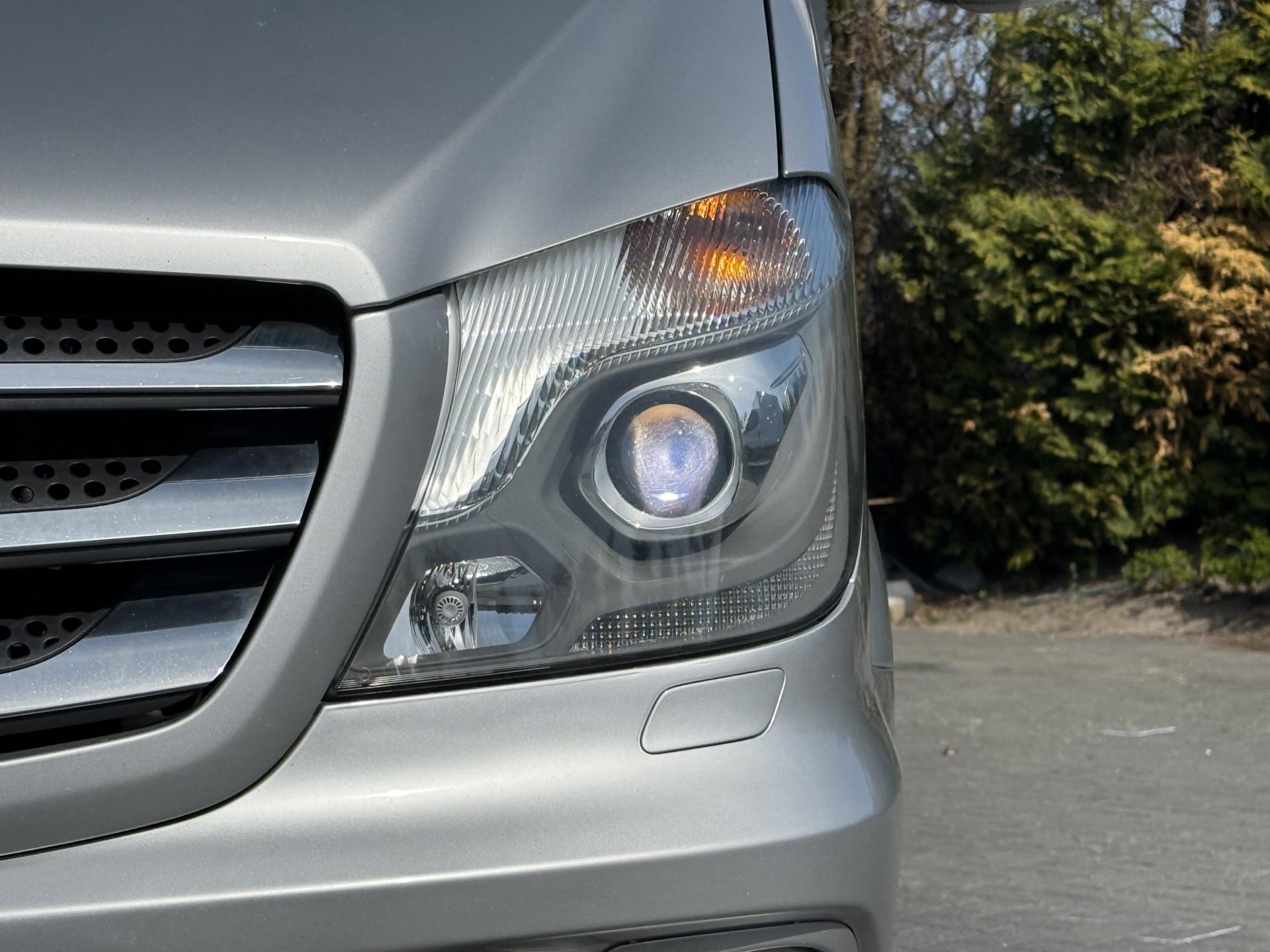 Foto 21 van Mercedes-Benz 519 3.0 CDI V6 E6 WB 433 / BE-TREKKER 8 TONS / 1e EIG ALS NIEUW / AUTOMAAT / DUBBEL CABINE / AIRCO / CRUISE / NAVI / XENON