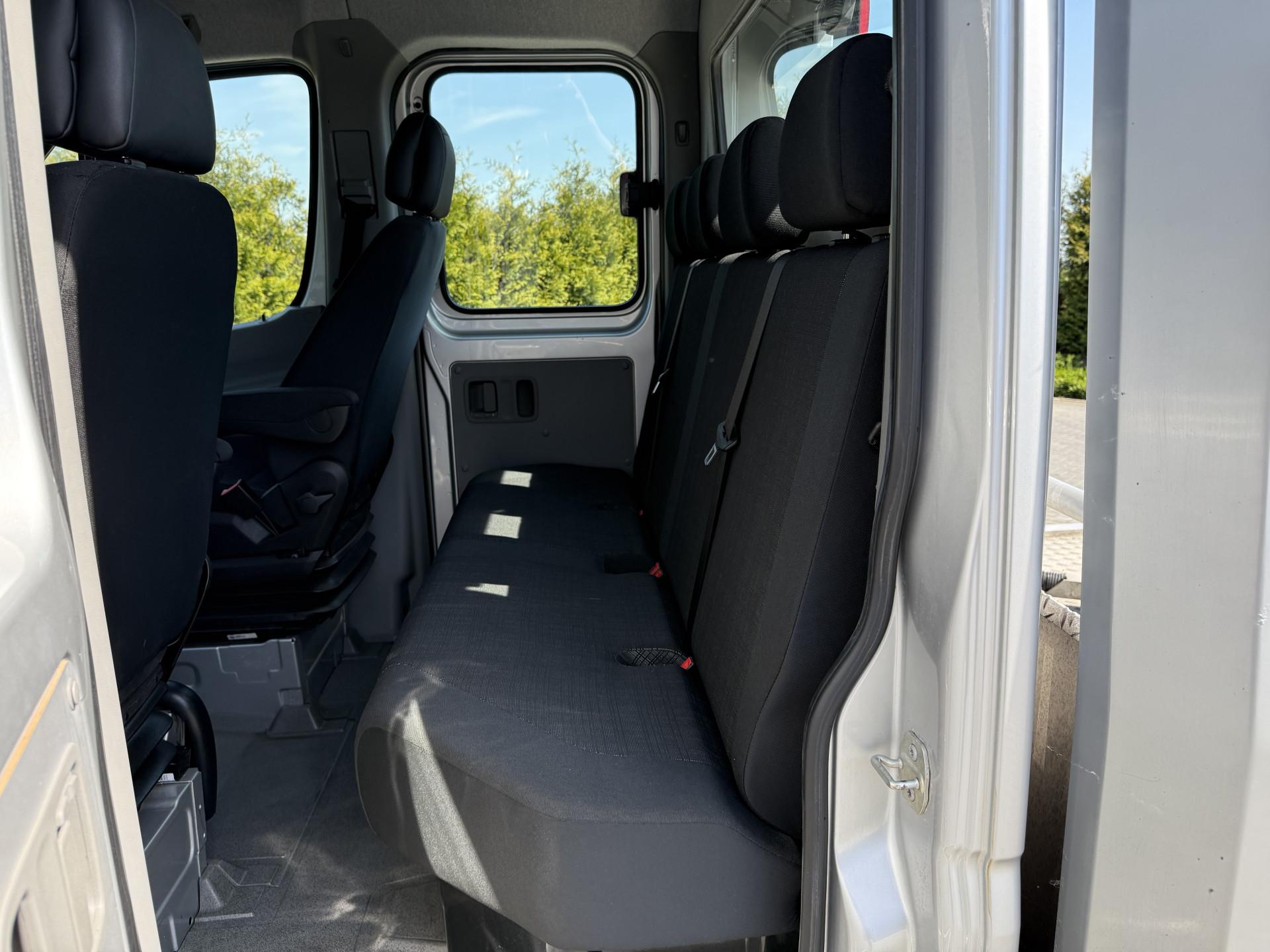 Foto 9 van Mercedes-Benz 519 3.0 CDI V6 E6 WB 433 / BE-TREKKER 8 TONS / 1e EIG ALS NIEUW / AUTOMAAT / DUBBEL CABINE / AIRCO / CRUISE / NAVI / XENON