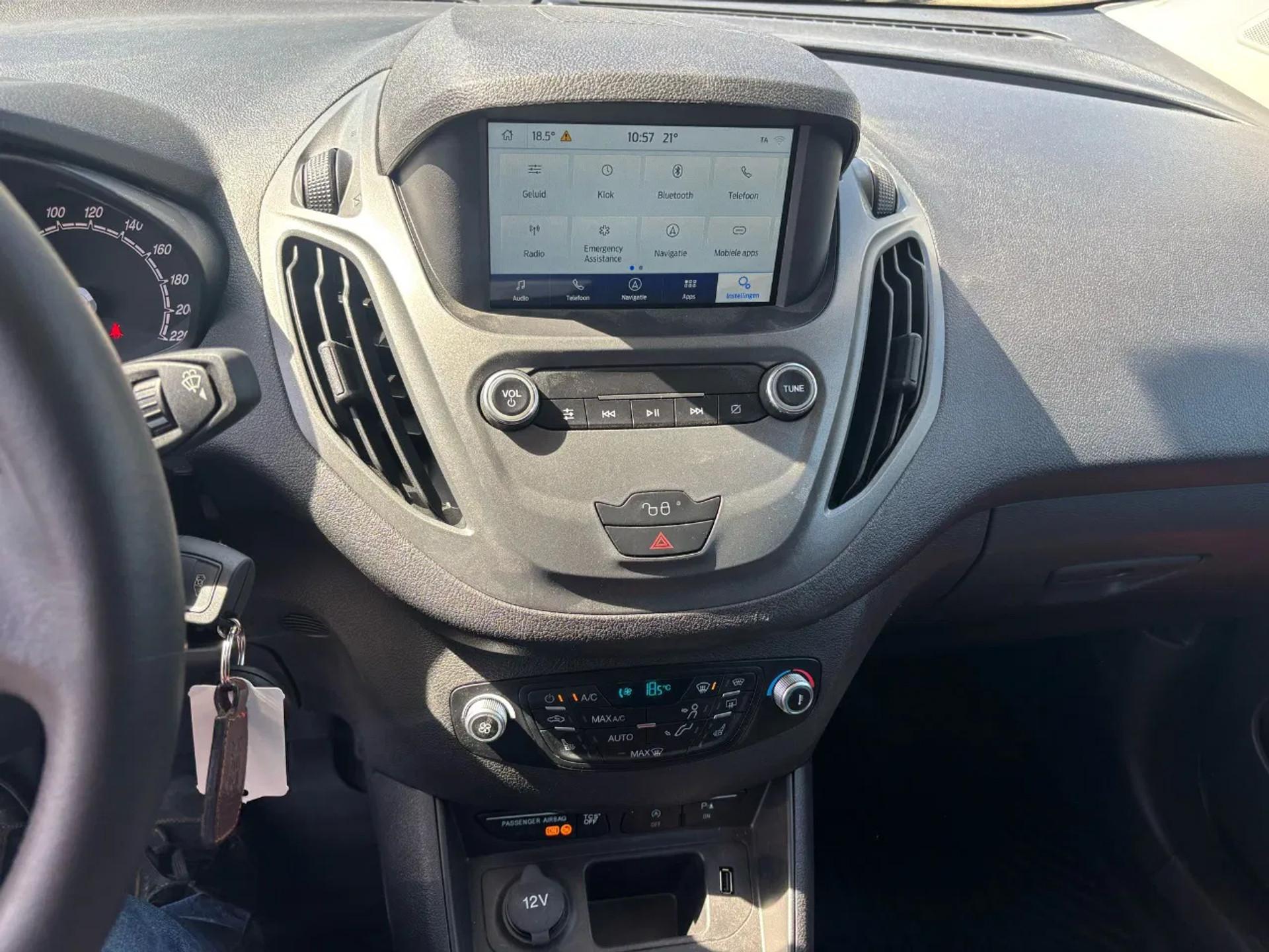 Foto 12 van Ford 1.5TDCI Airco Navi Cruisecontrol Camera 8600KM EURO 6