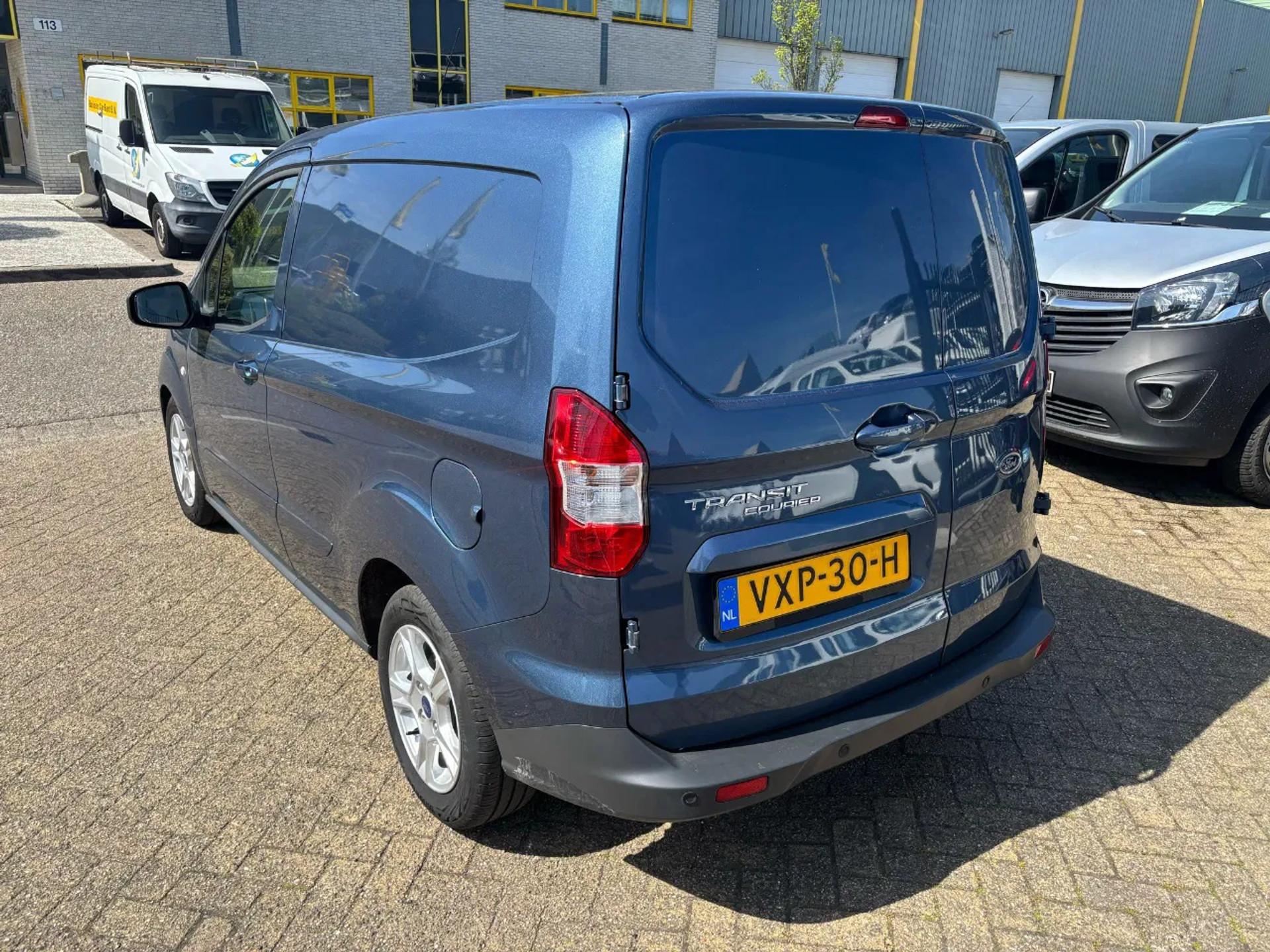 Foto 7 van Ford 1.5TDCI Airco Navi Cruisecontrol Camera 8600KM EURO 6