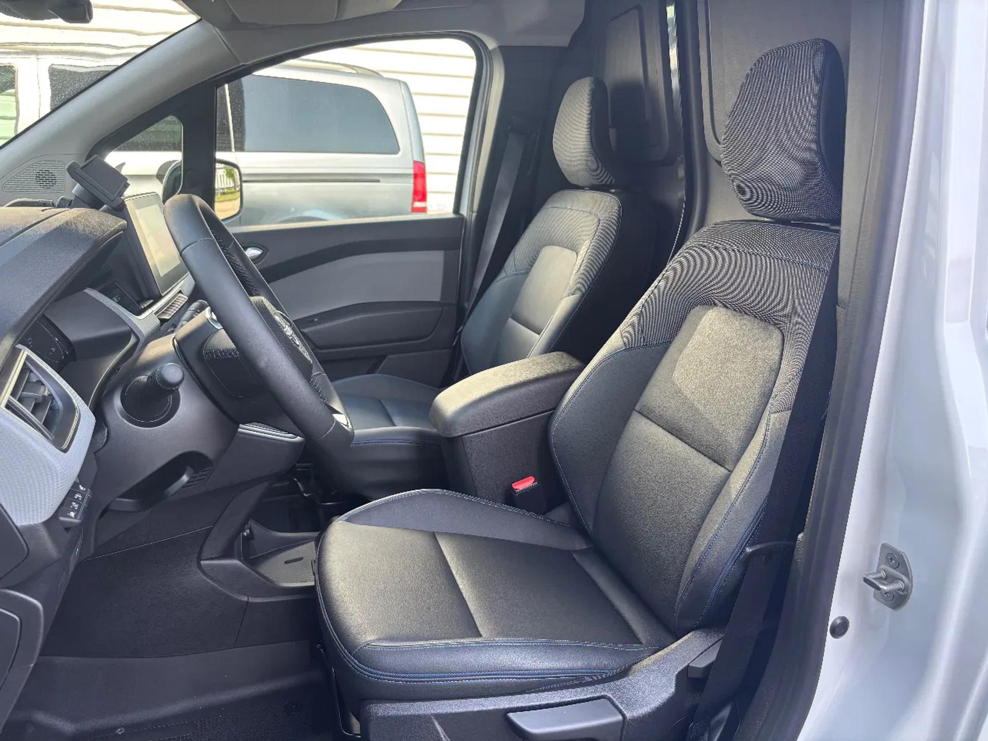 Foto 11 van Nissan Tenka L1 45 kWh Snellader Automaat Airco Cruisecontrol NIEUW BPM VRIJ