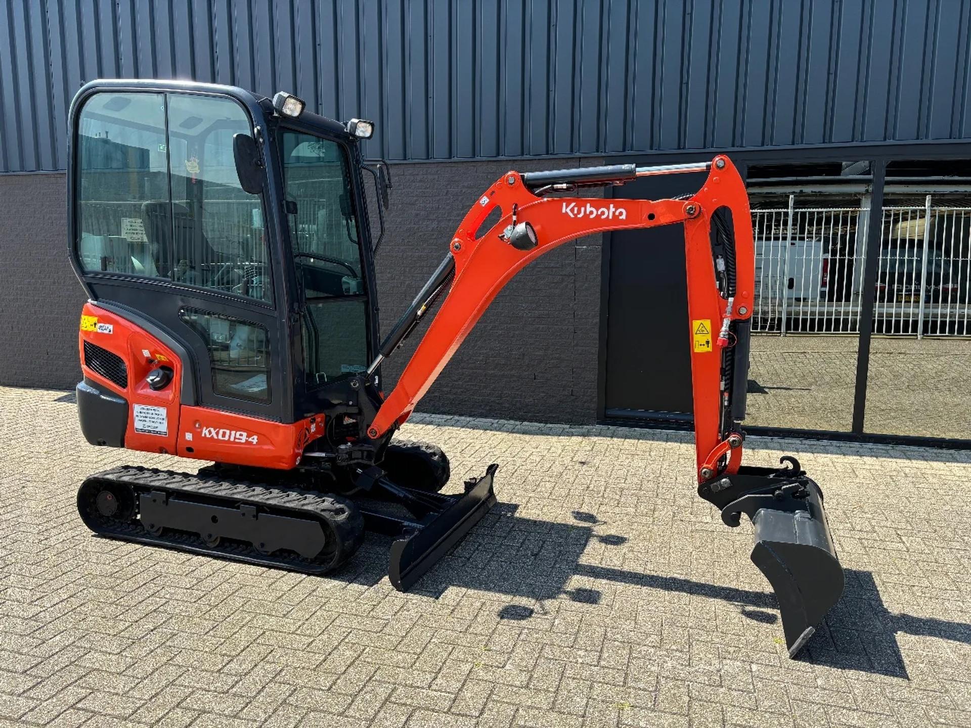Foto 3 van Kubota KX019-4 Snelwissel Extra Functie + 3 Bakken 1000 UUR
