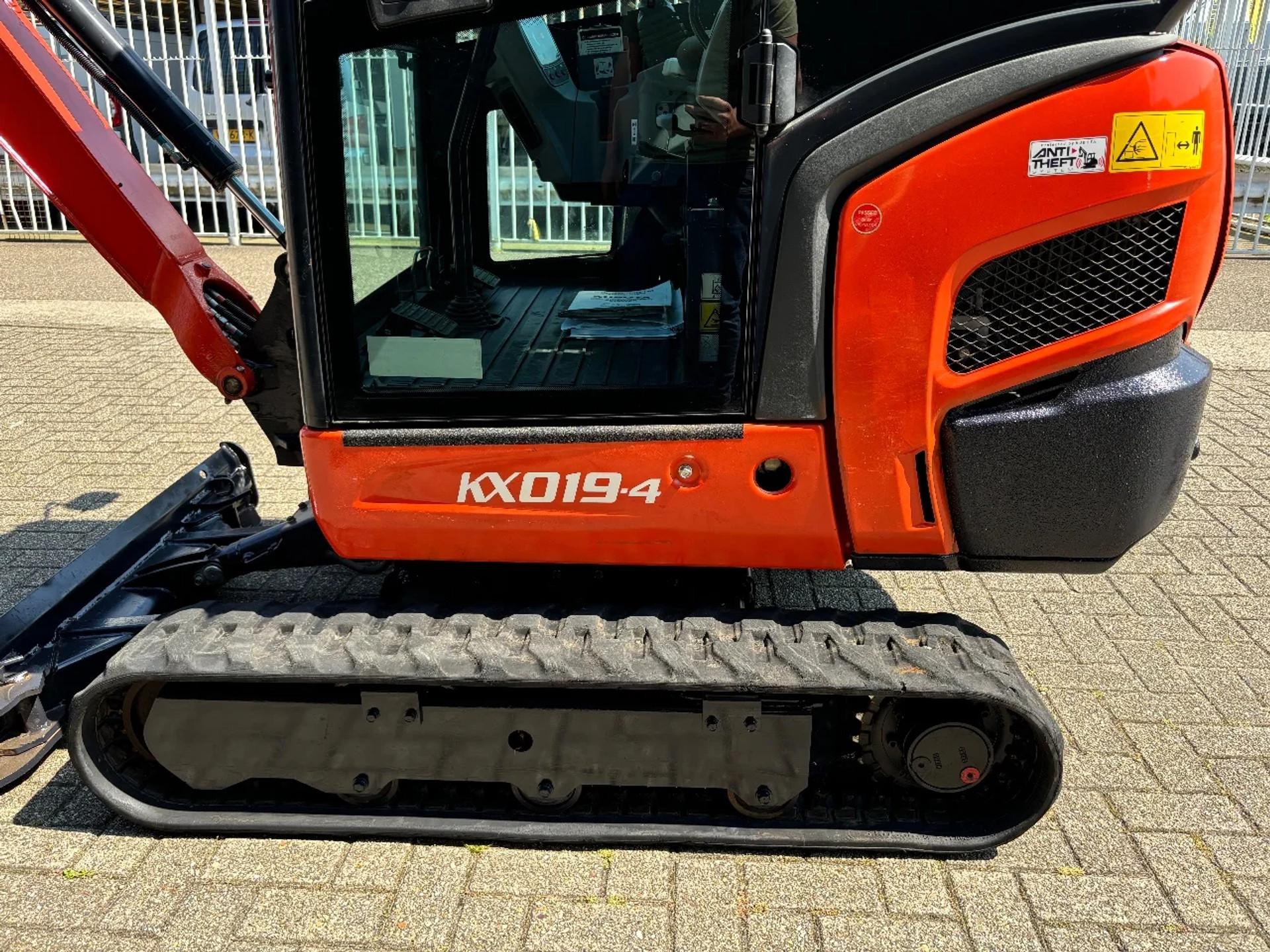 Foto 8 van Kubota KX019-4 Snelwissel Extra Functie + 3 Bakken 1000 UUR
