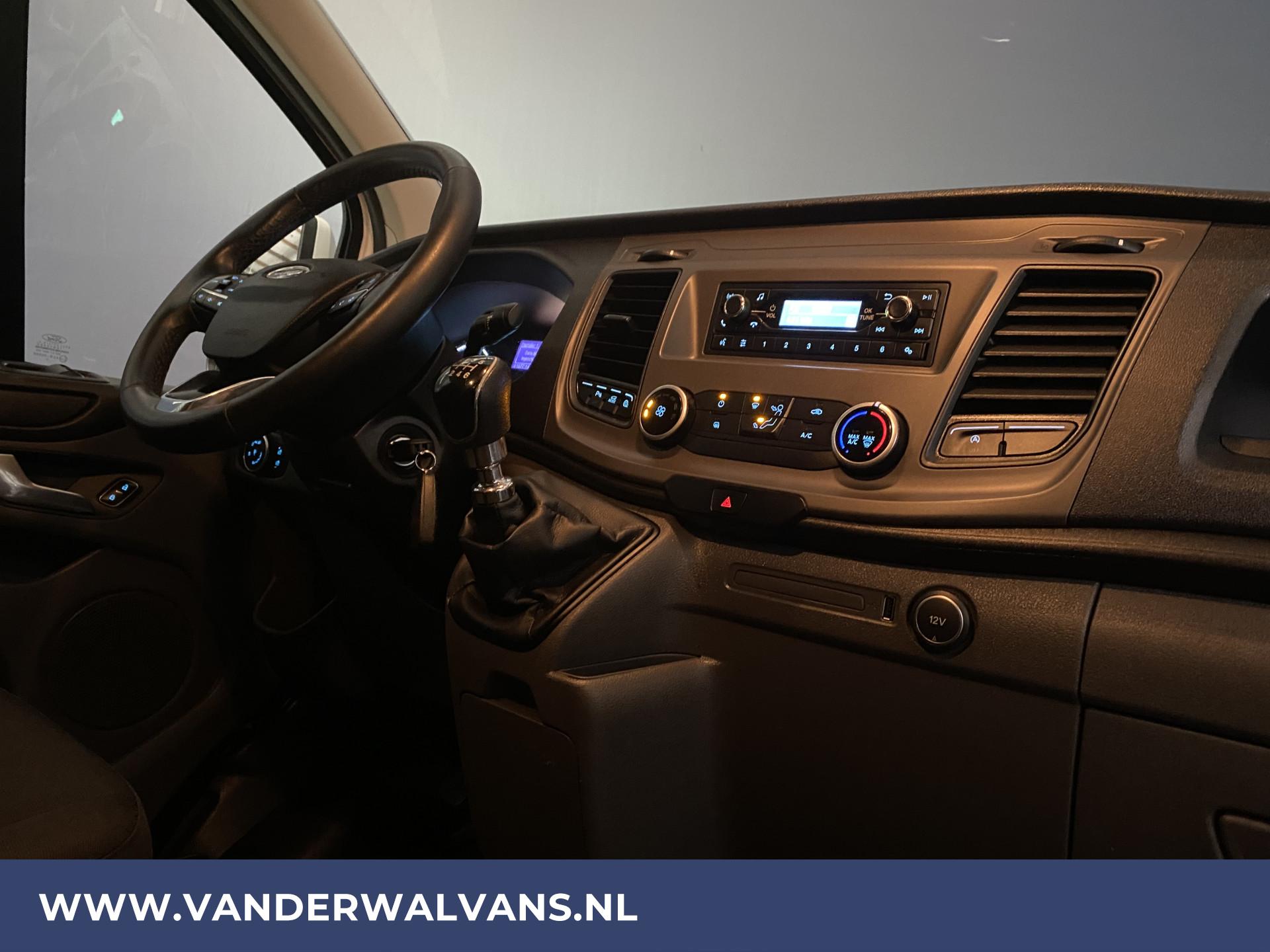 Foto 9 van Ford Transit Custom 2.0TDCI 130pk L1H1 Euro6 Airco | Parkeersensoren | Cruisecontrol | LED