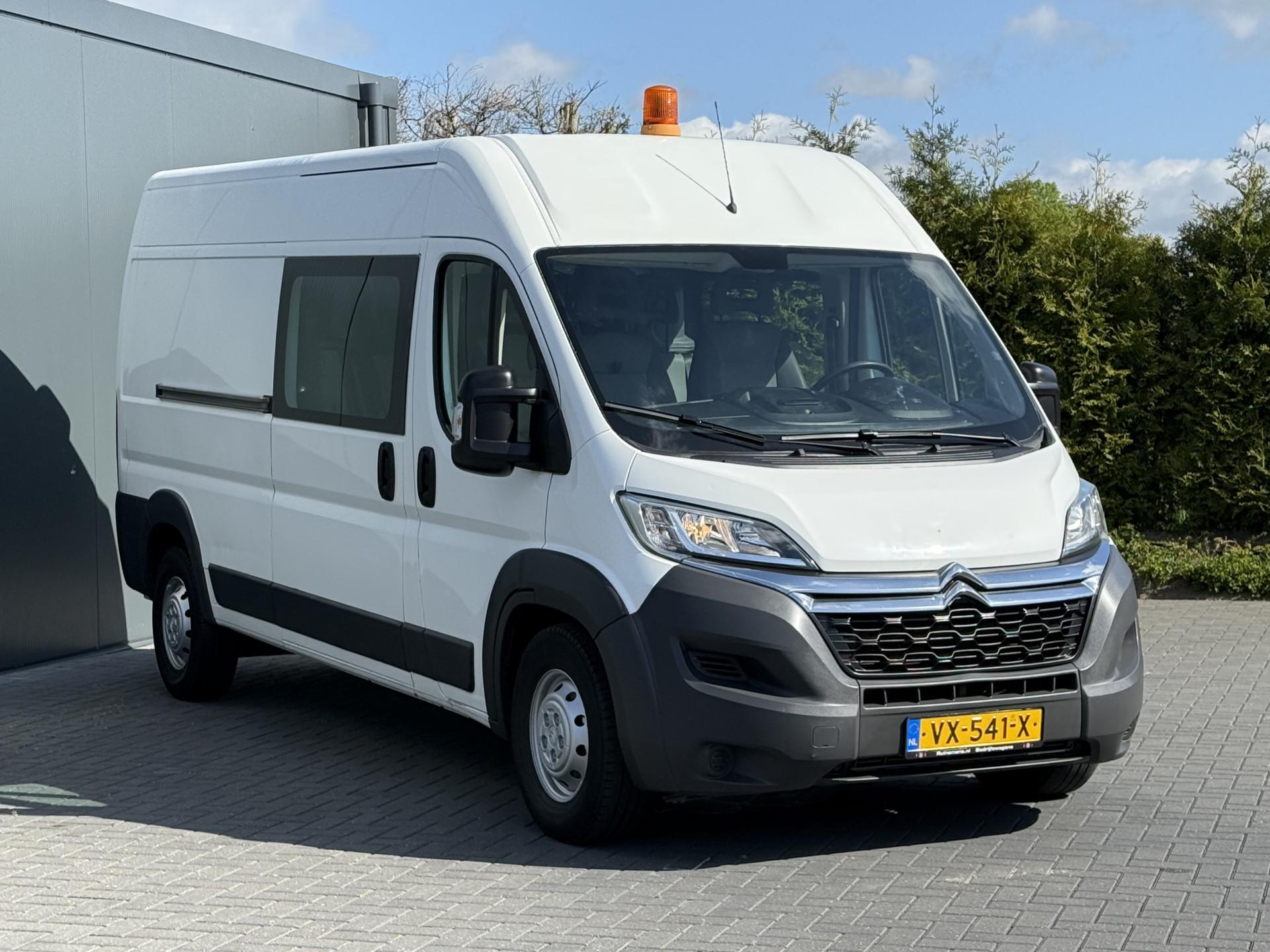 Foto 3 van Citroën 35 2.2 HDI 150 PK / L3H2 MAXI / DUBBELE CABINE 7-PERS / AIRCO / CAMERA / INRICHTING / 3 TONS TREKHAAK