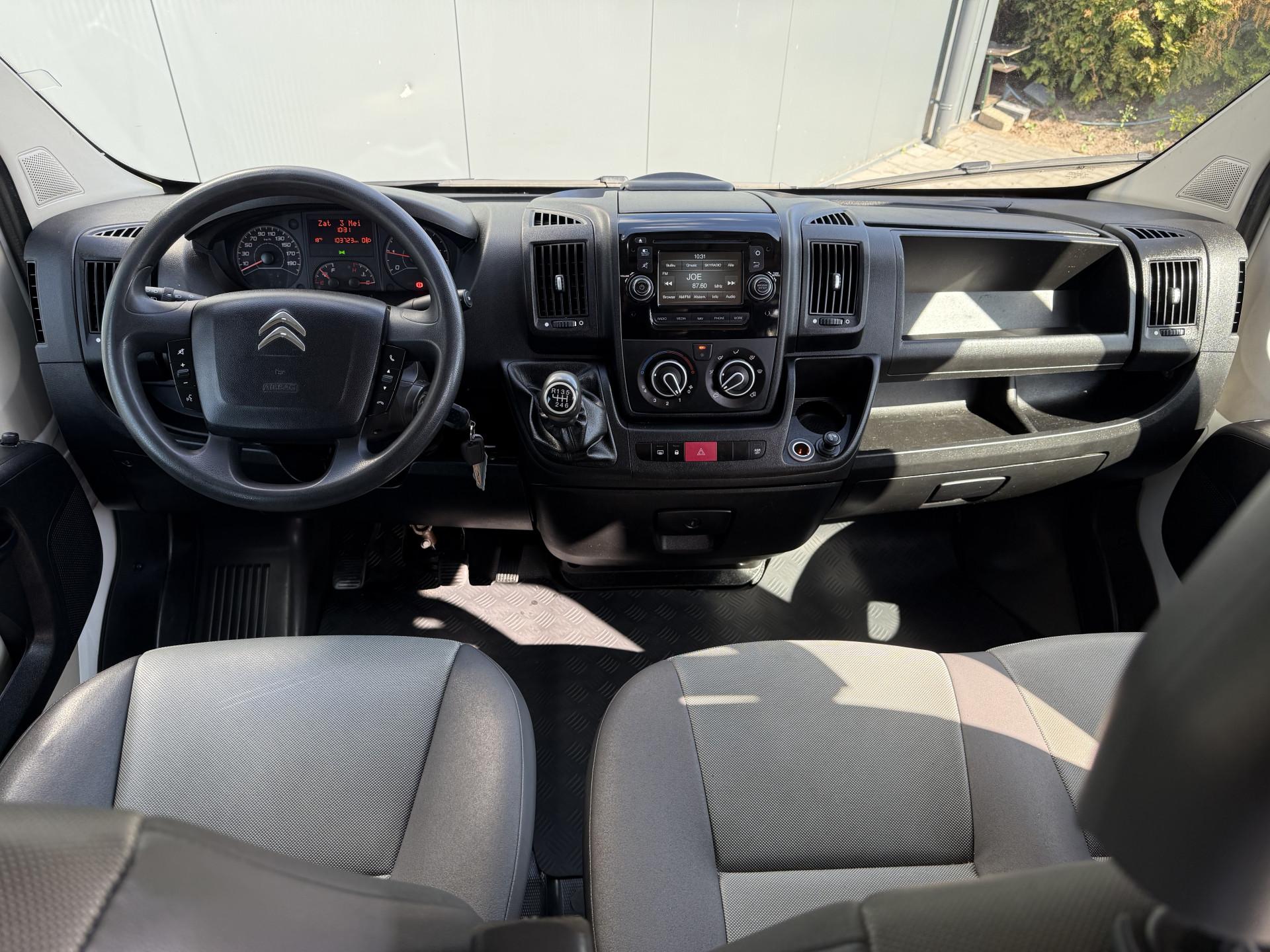 Foto 5 van Citroën 35 2.2 HDI 150 PK / L3H2 MAXI / DUBBELE CABINE 7-PERS / AIRCO / CAMERA / INRICHTING / 3 TONS TREKHAAK