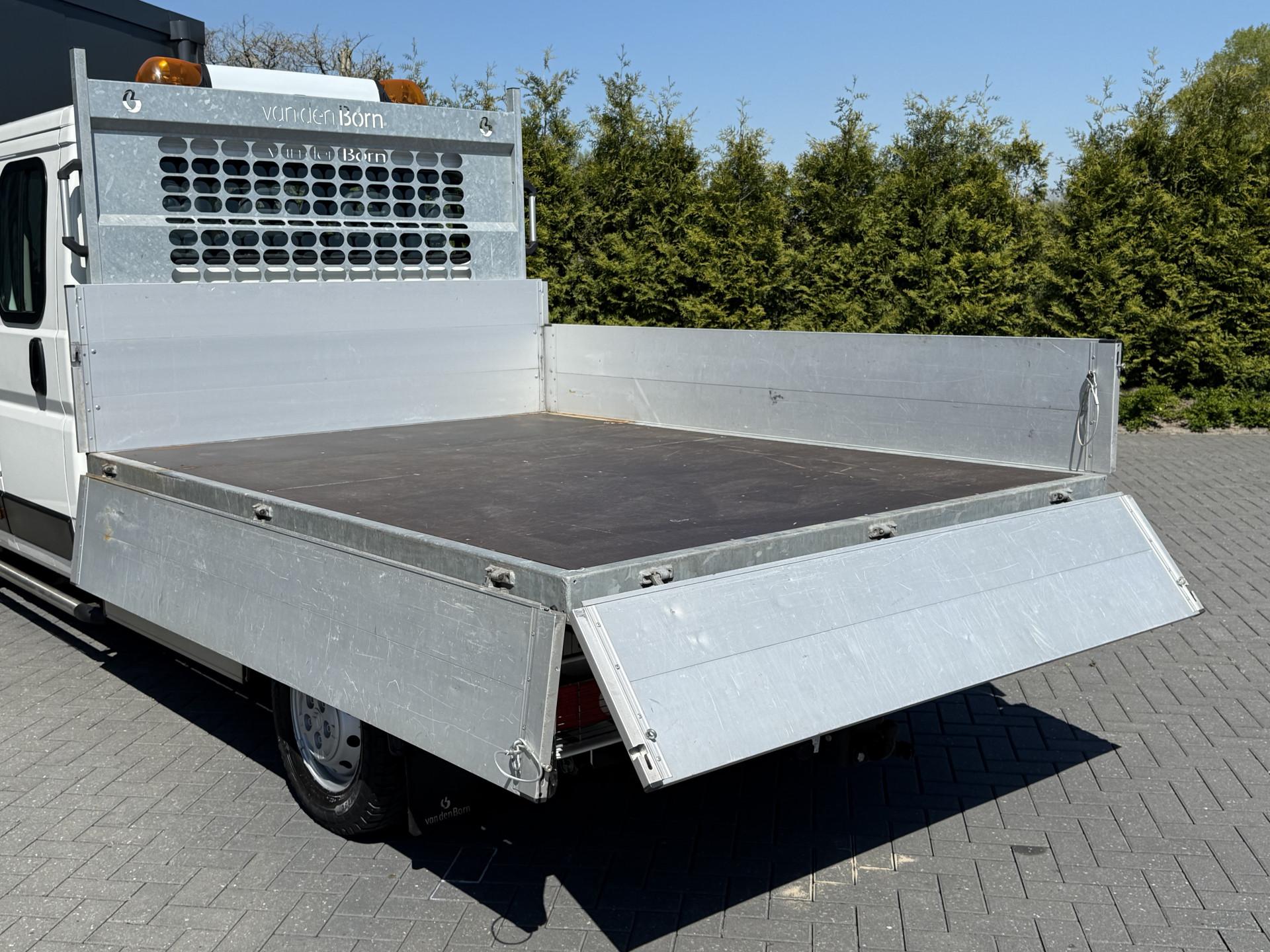 Foto 7 van Citroën 2.2 BlueHDi 141 PK EURO 6 / L4 MAXI / KIPPER / 7 PERS / DUBBELE CABINE / PICK UP / 2.5 TONS TREKHAAK / LED